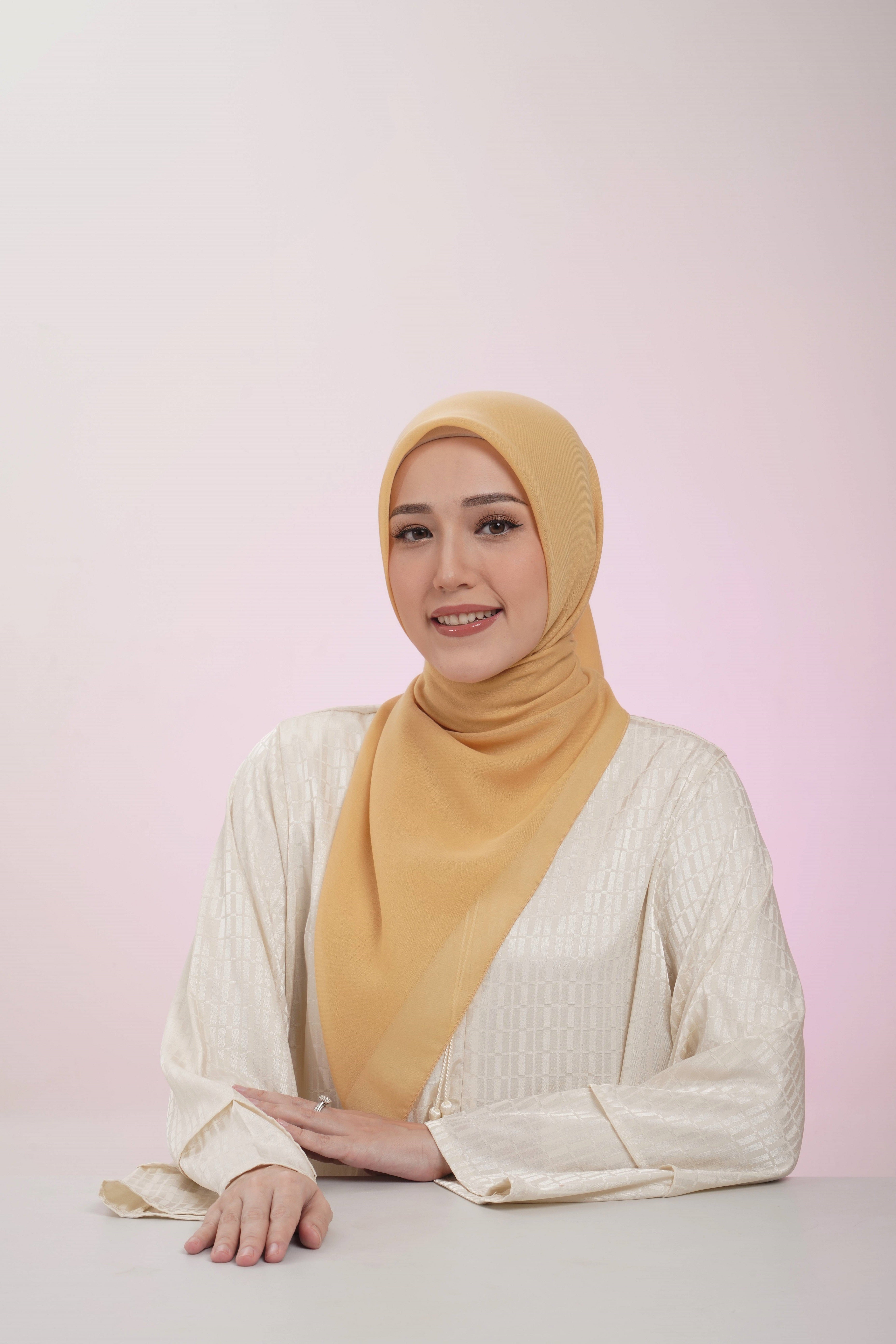 #color_396 yellow