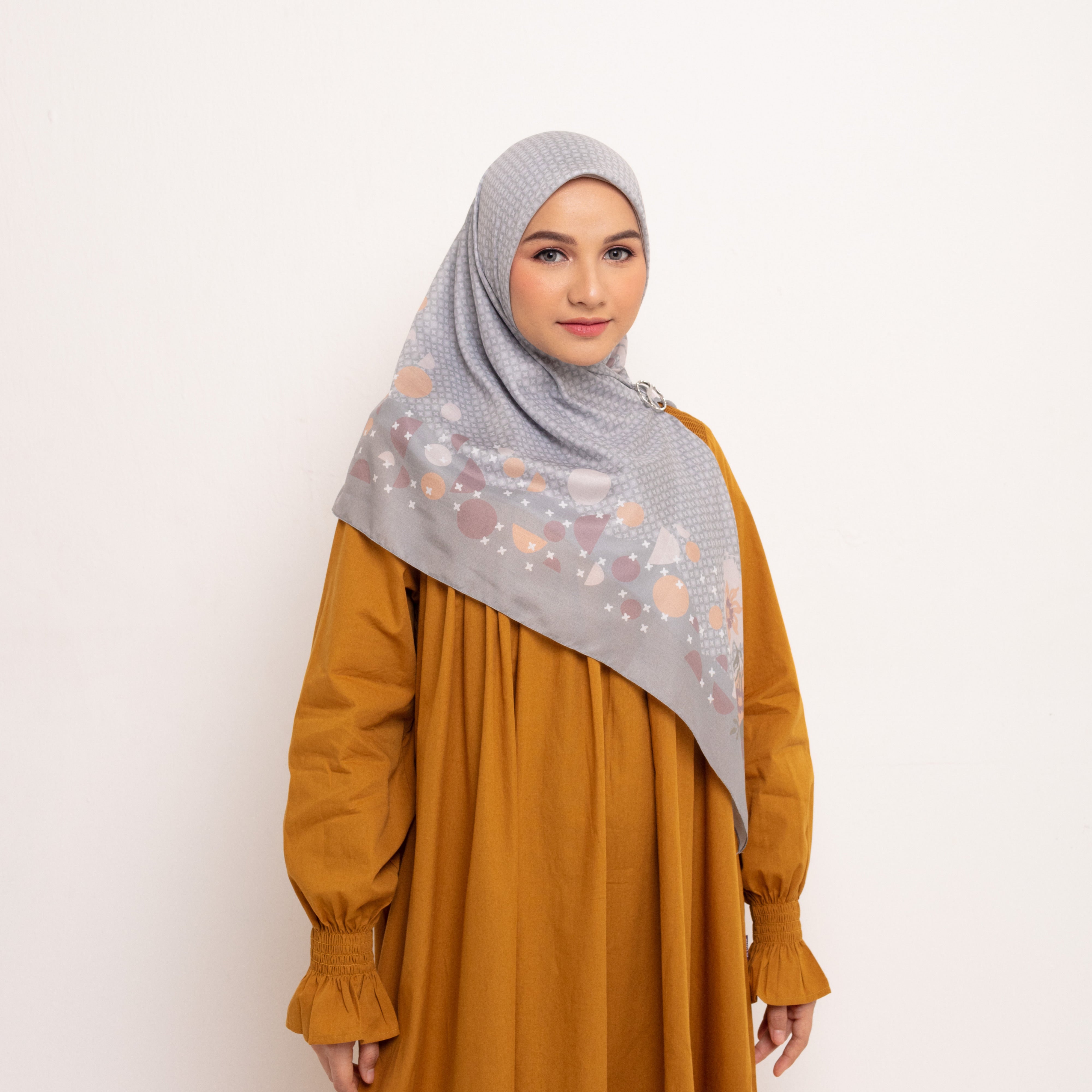 Elzatta Hijab Segiempat Kaila Flower Island