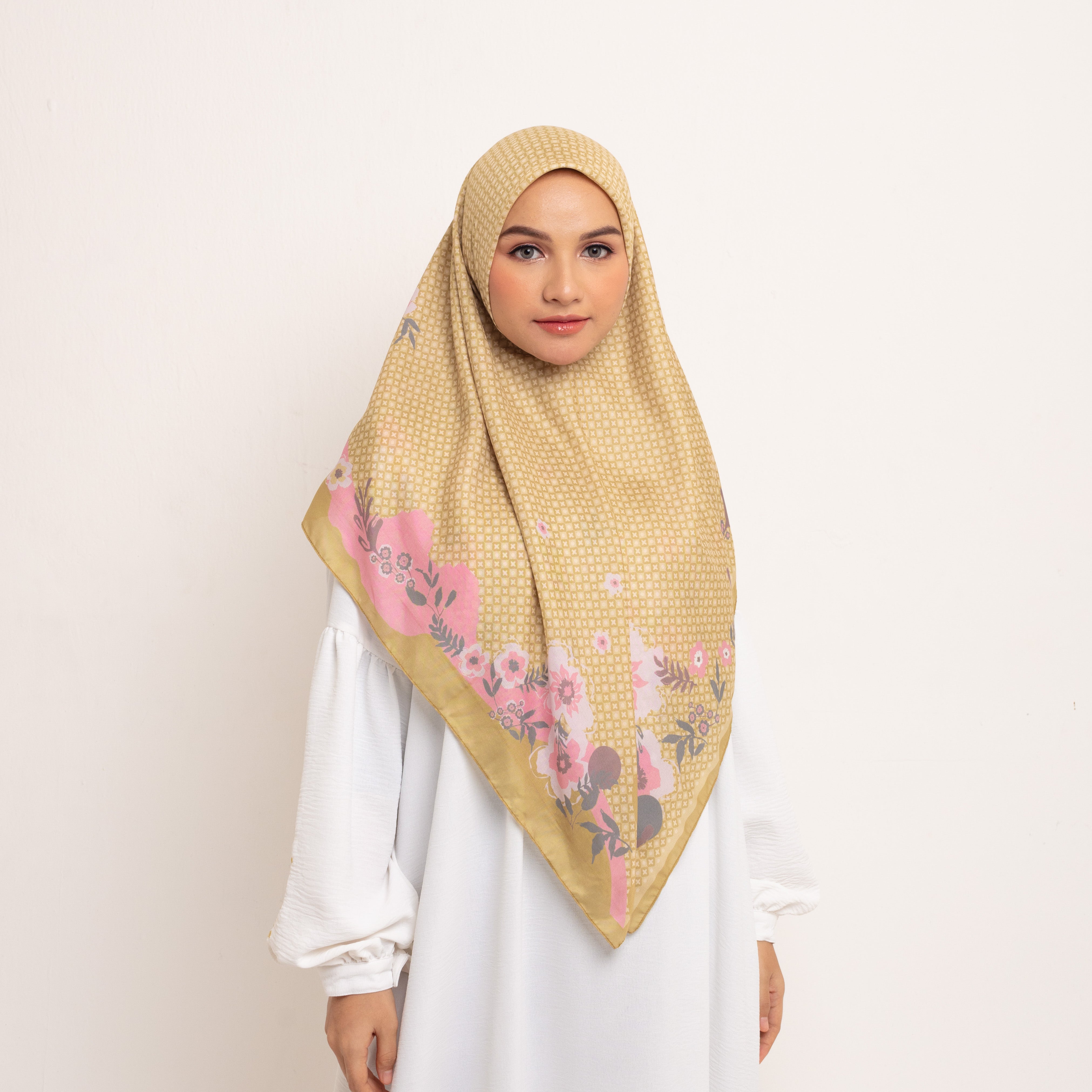 Elzatta Hijab Segiempat Kaila Flower Island