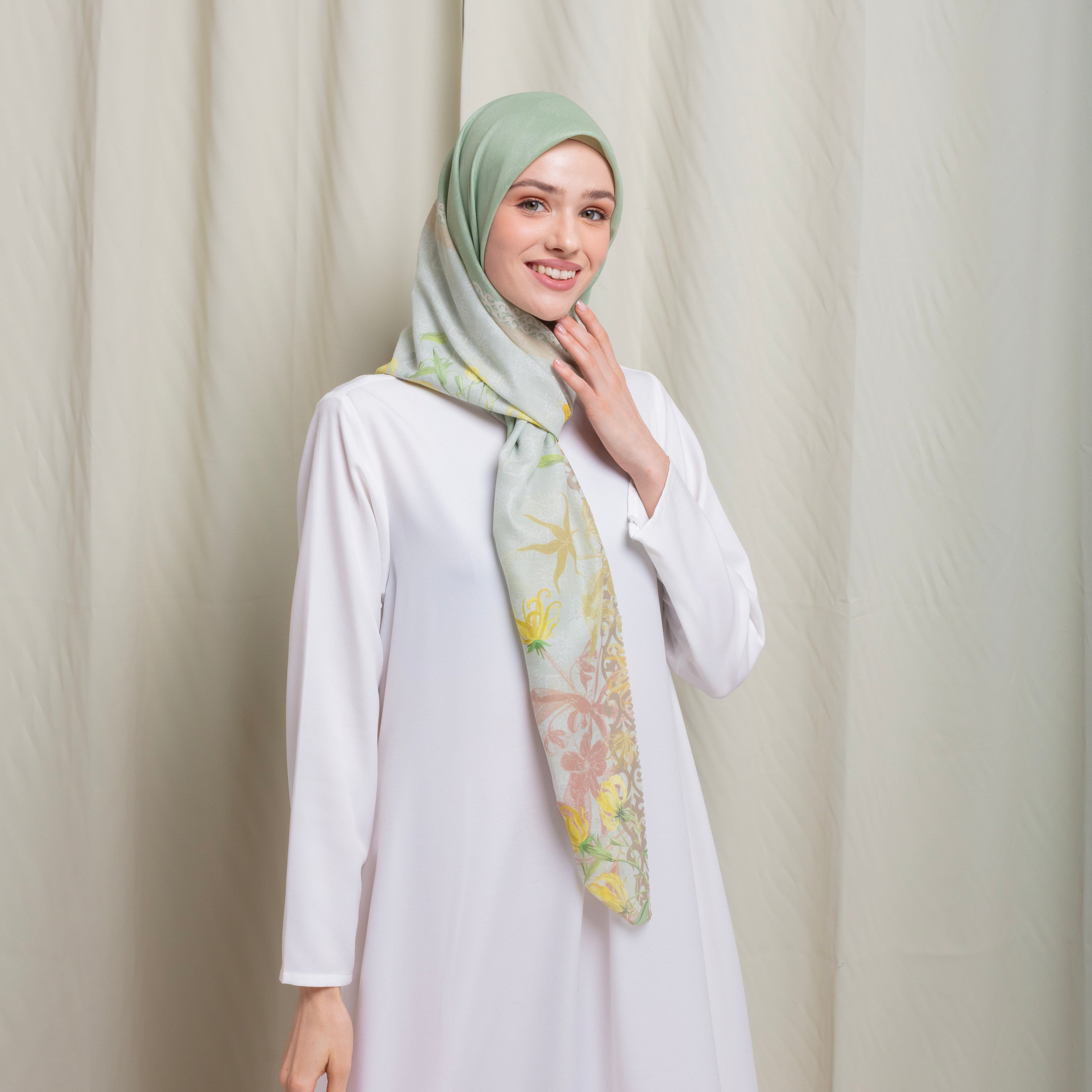 Elzatta Hijab Segiempat Pesona Bunga Kenanga - Sage