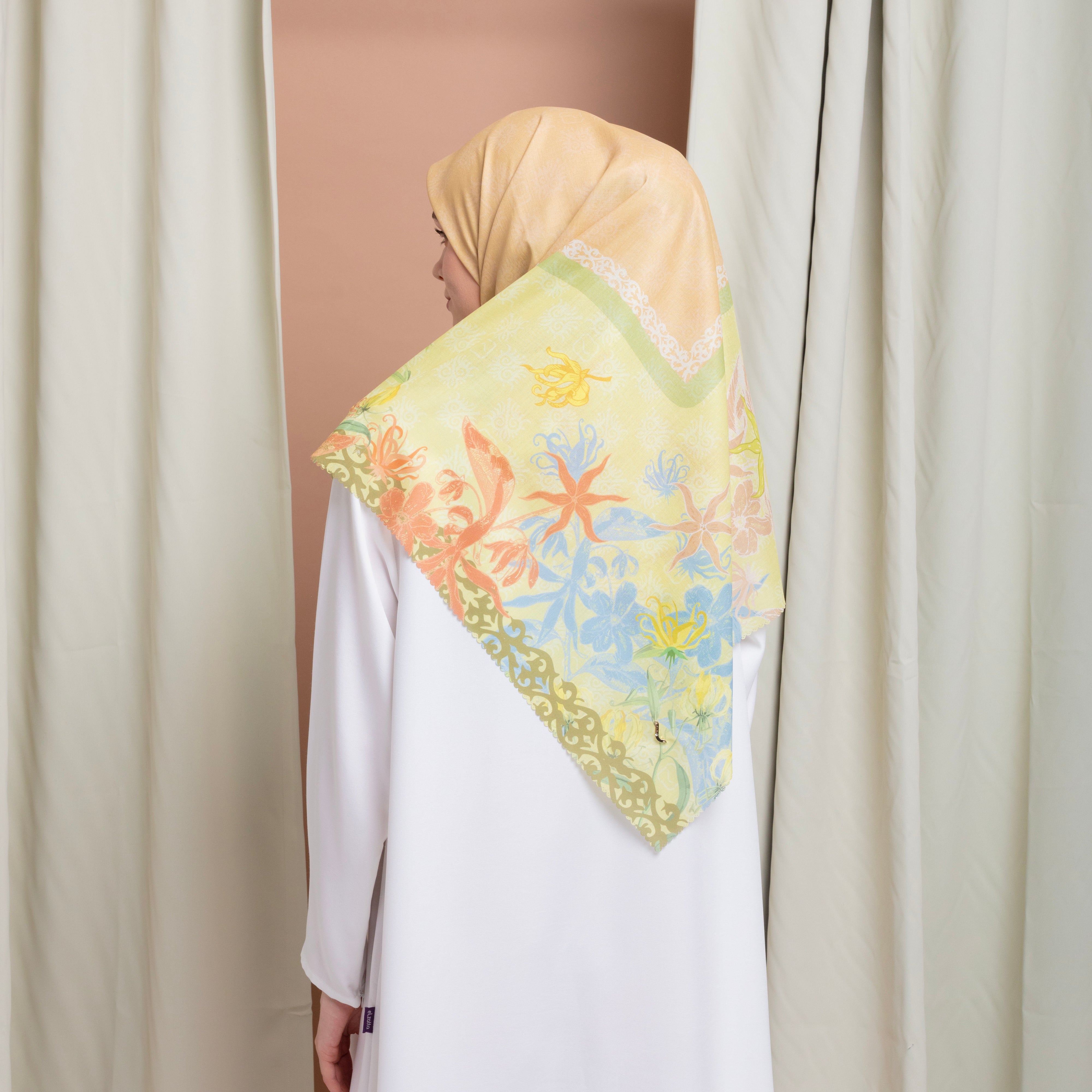 Elzatta Hijab Segiempat Pesona Bunga Kenanga - Kuning