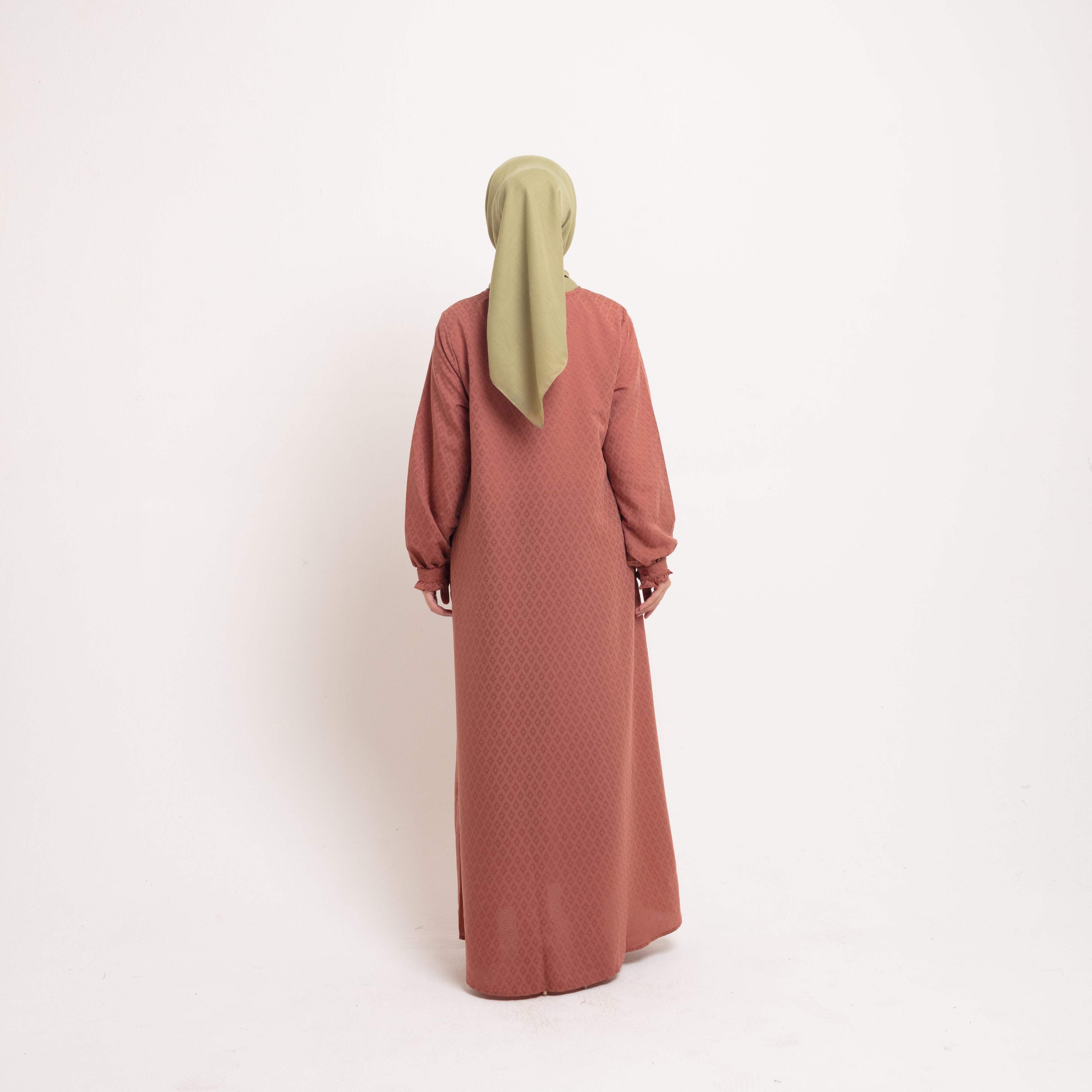 Gamis Manset Frills Katun Texture - Coklat