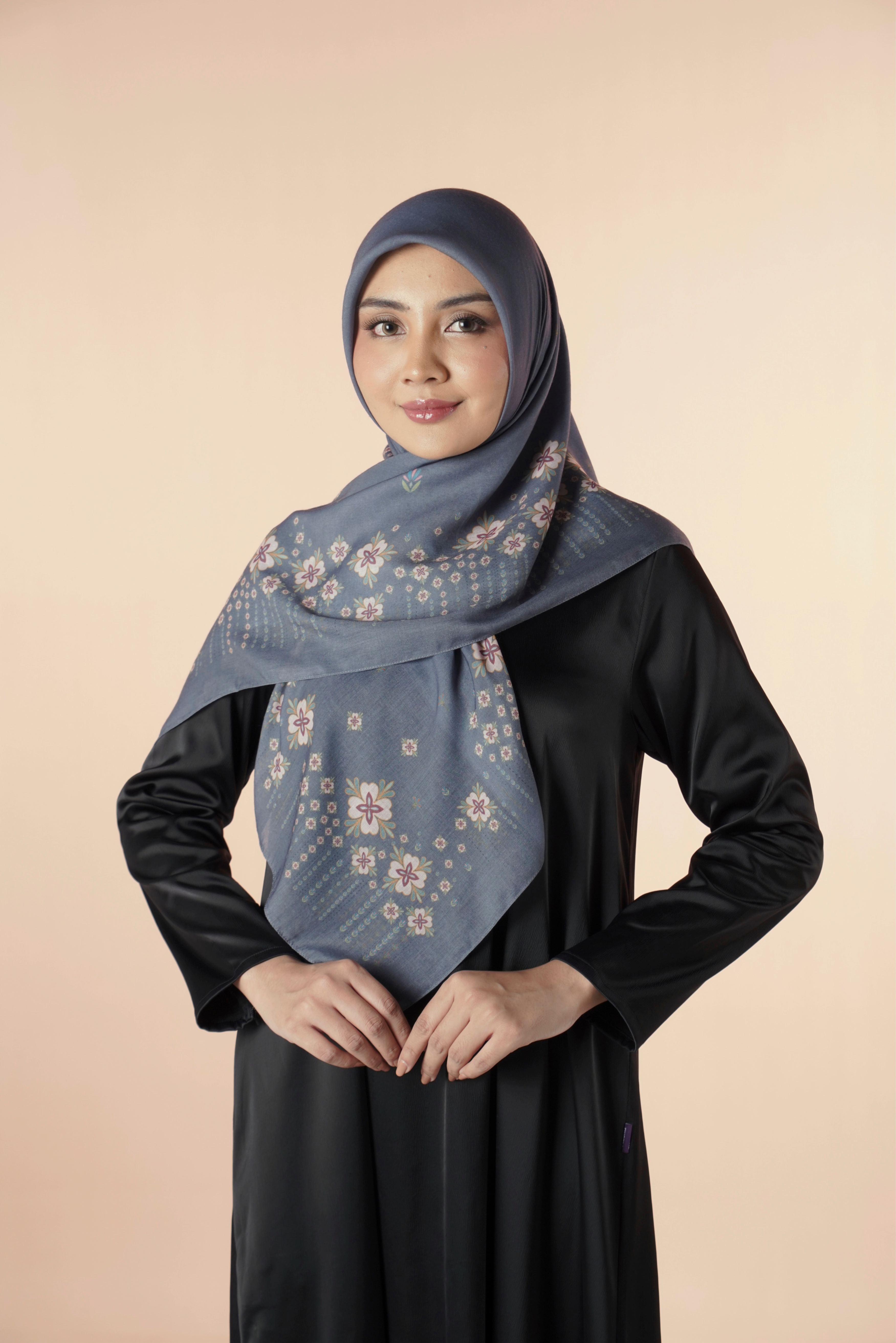 Elzatta Kaila Bordered Clover Dark Grey