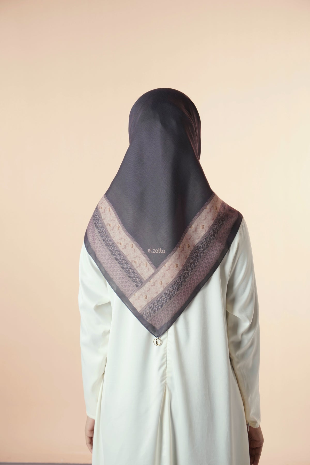 Elzatta Kaila Tapestry Bloom