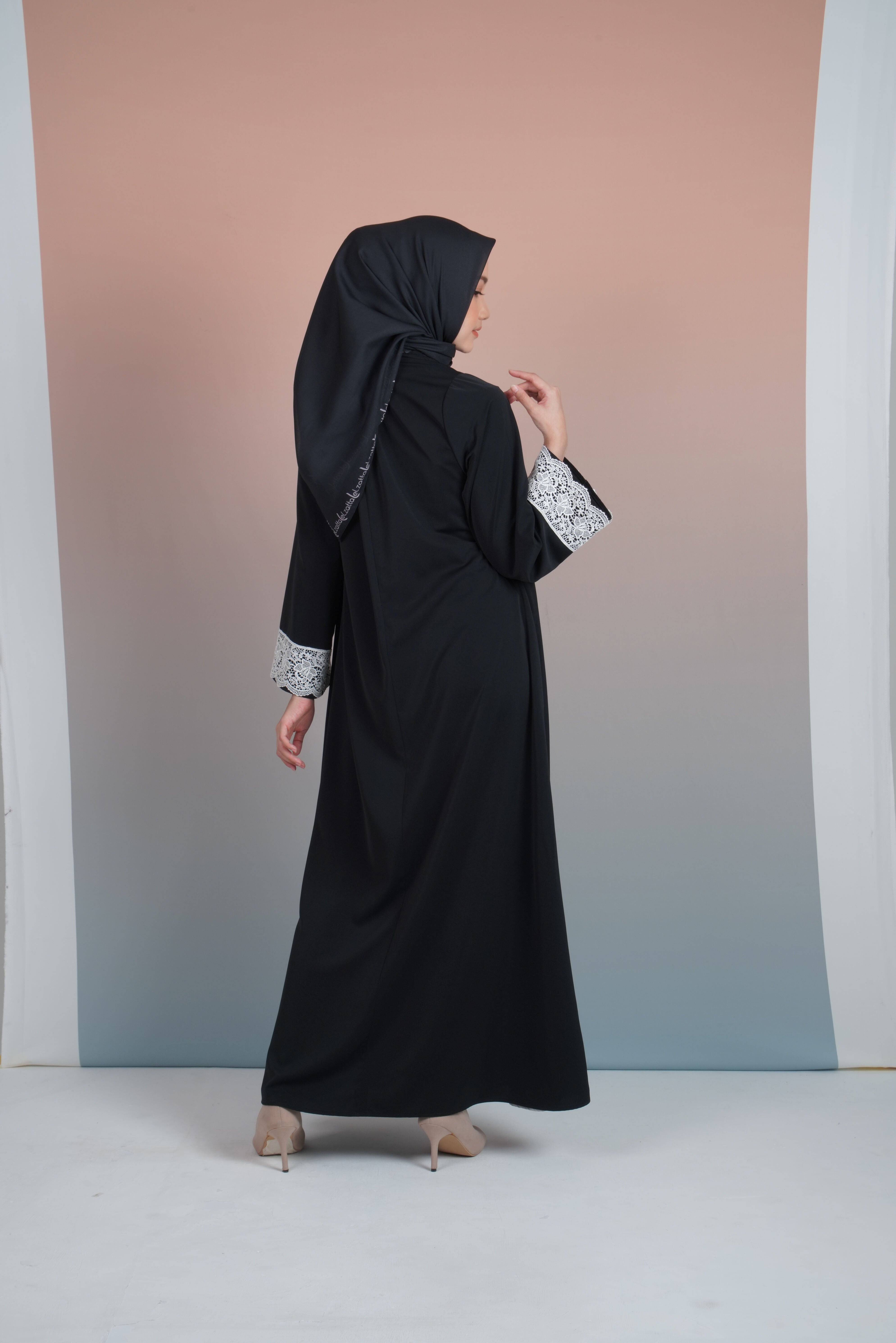 ABAYA LAYER RENDA