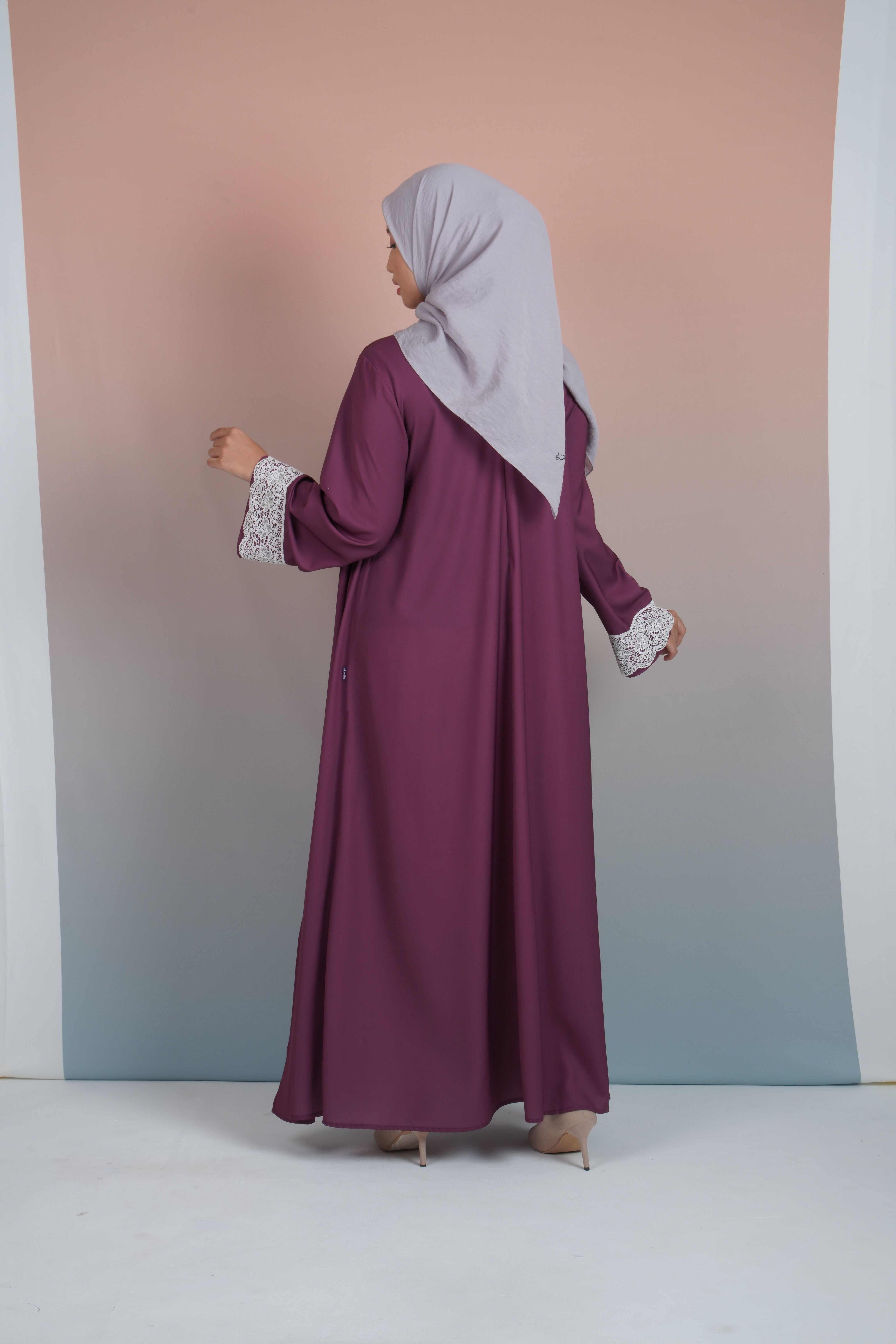 ABAYA LAYER RENDA