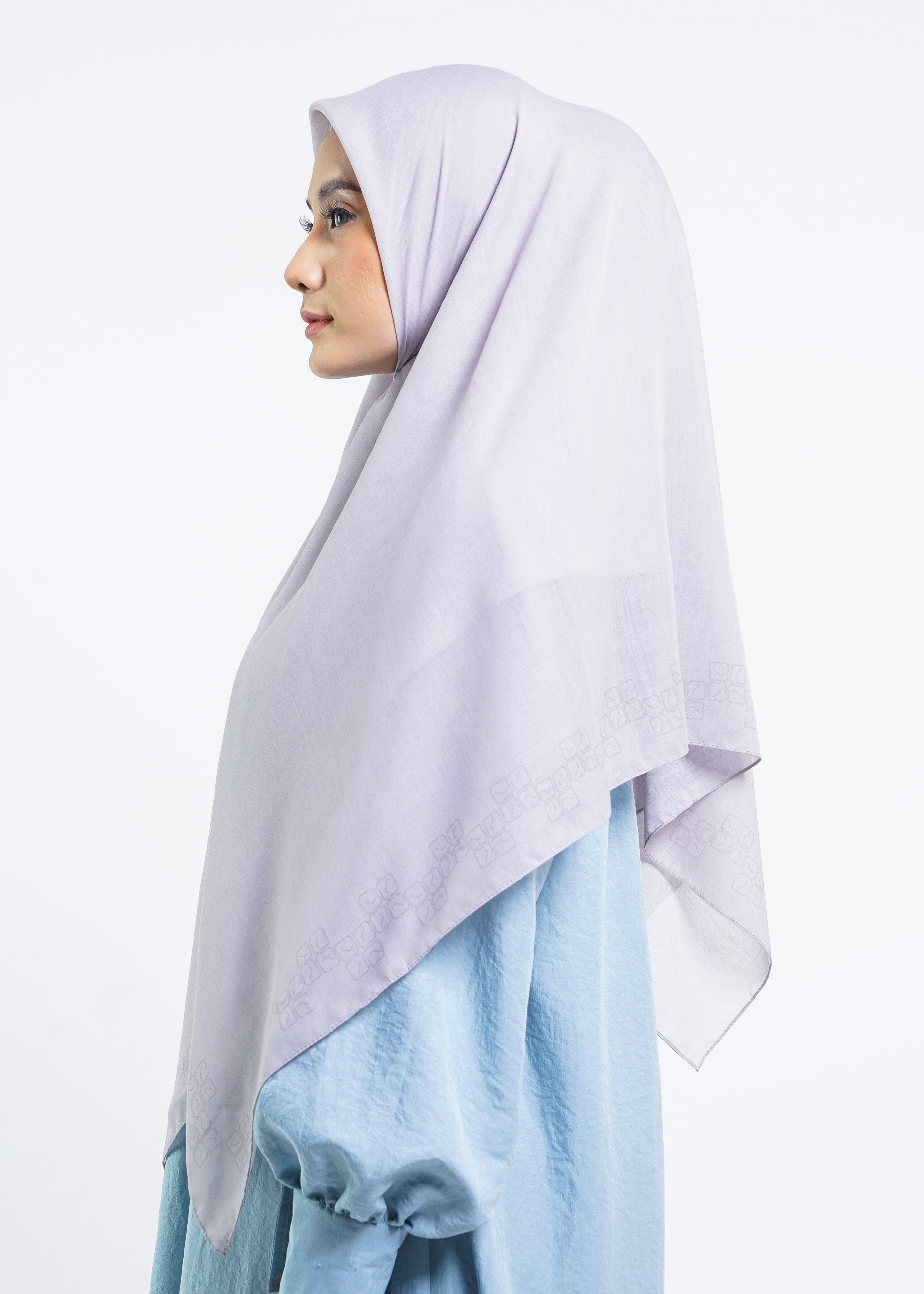 Hijab Kaila L Square Border