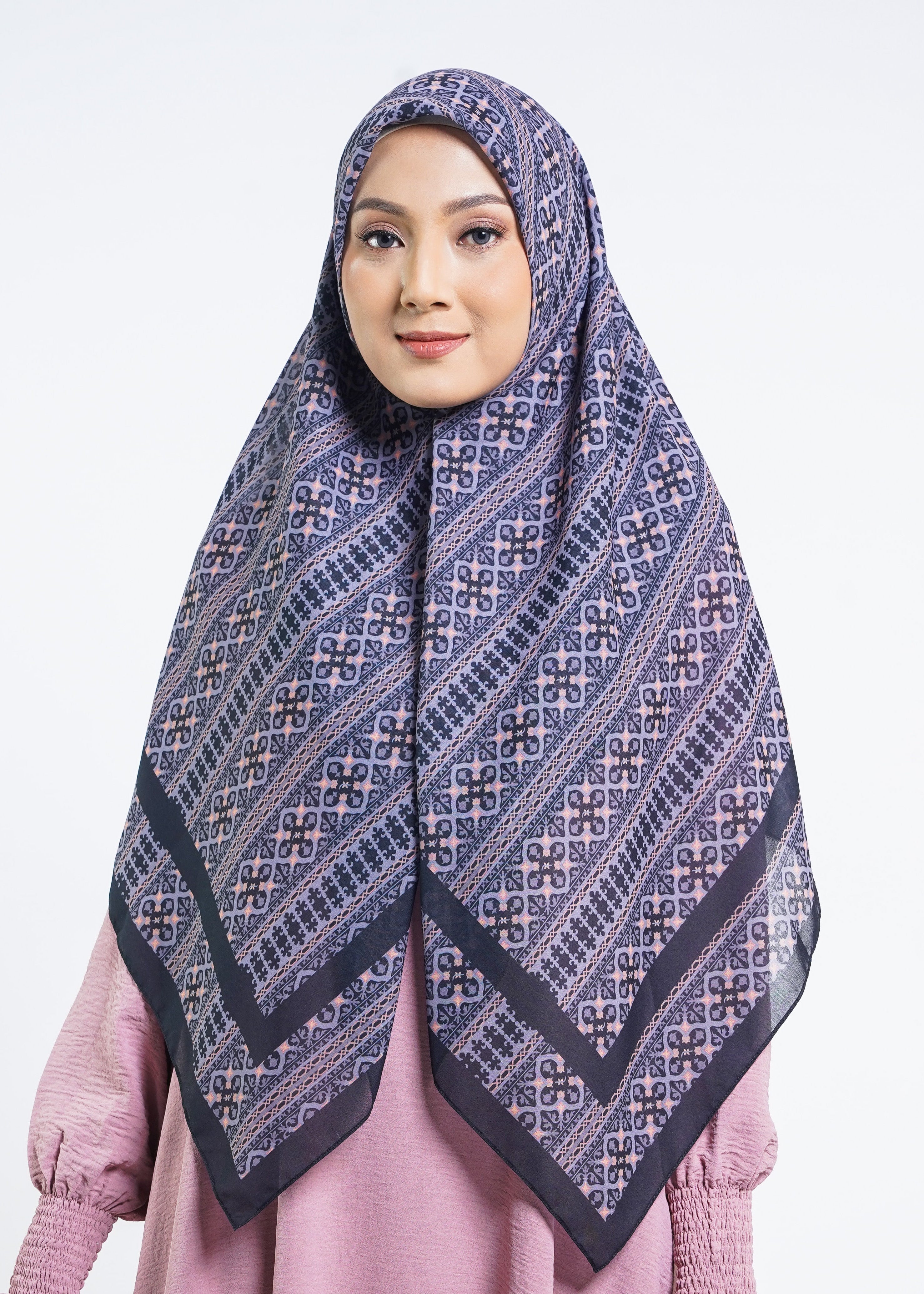 Hijab Kaila Tilework