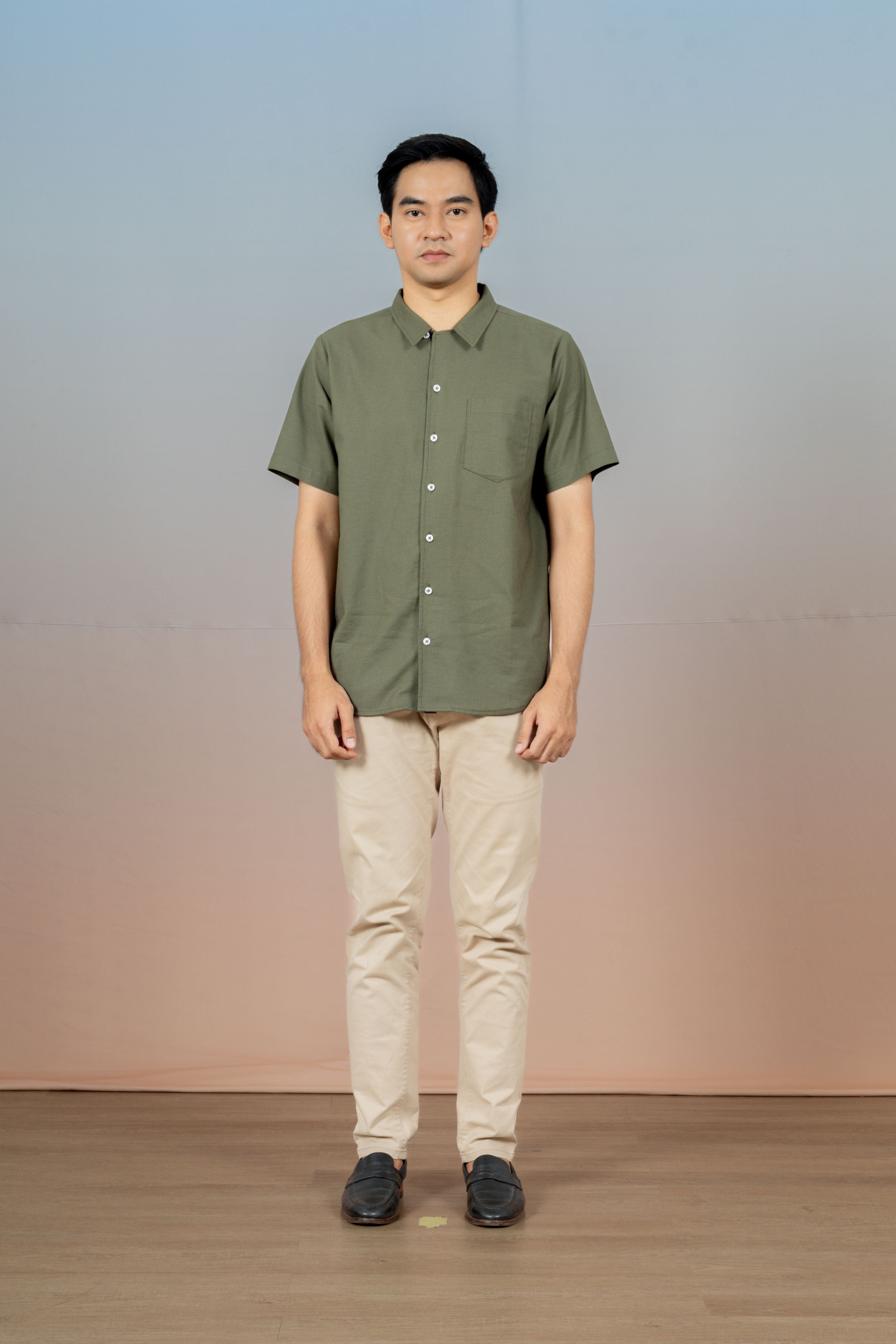 KEMEJA PENDEK KATUN KANCING