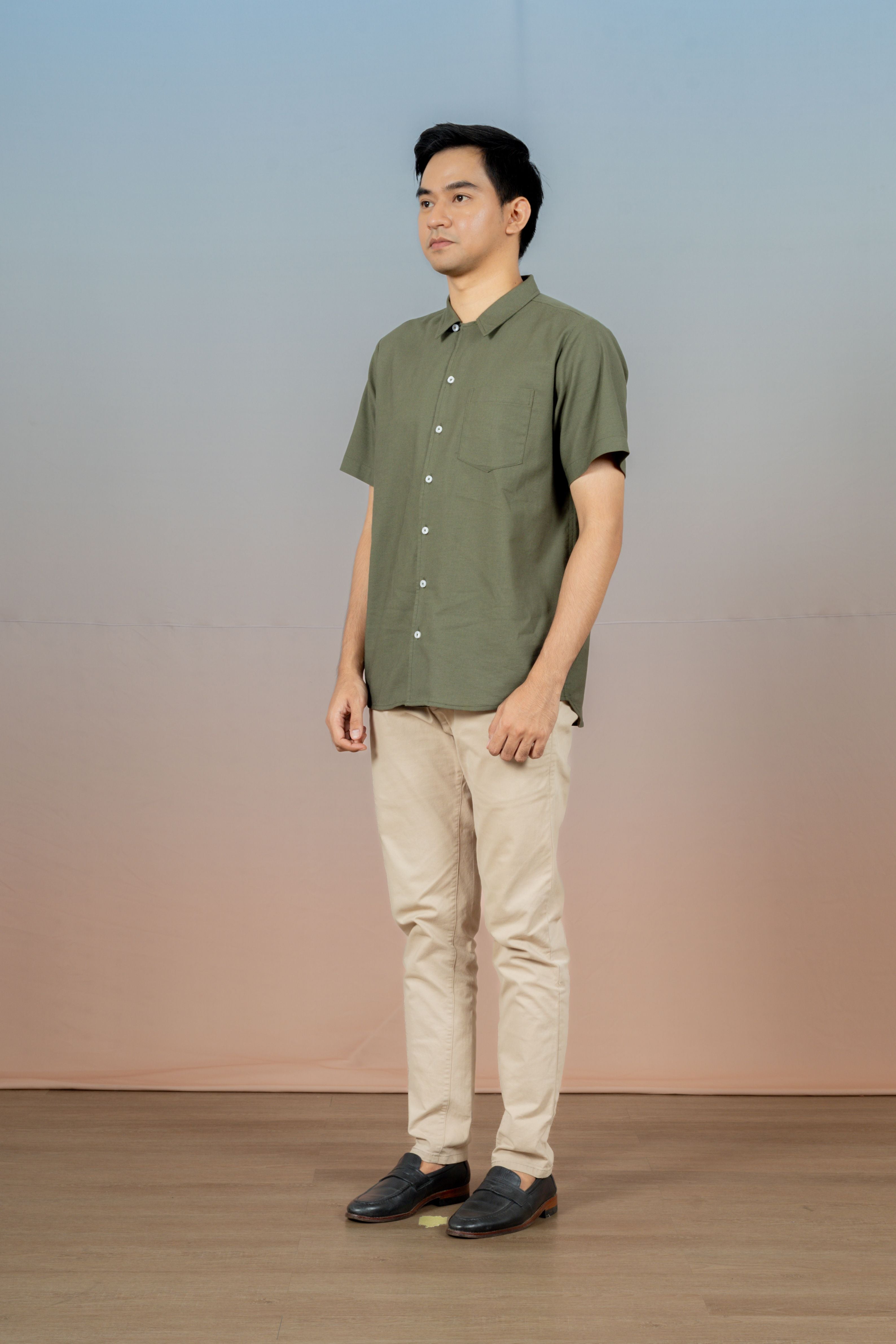 KEMEJA PENDEK KATUN KANCING