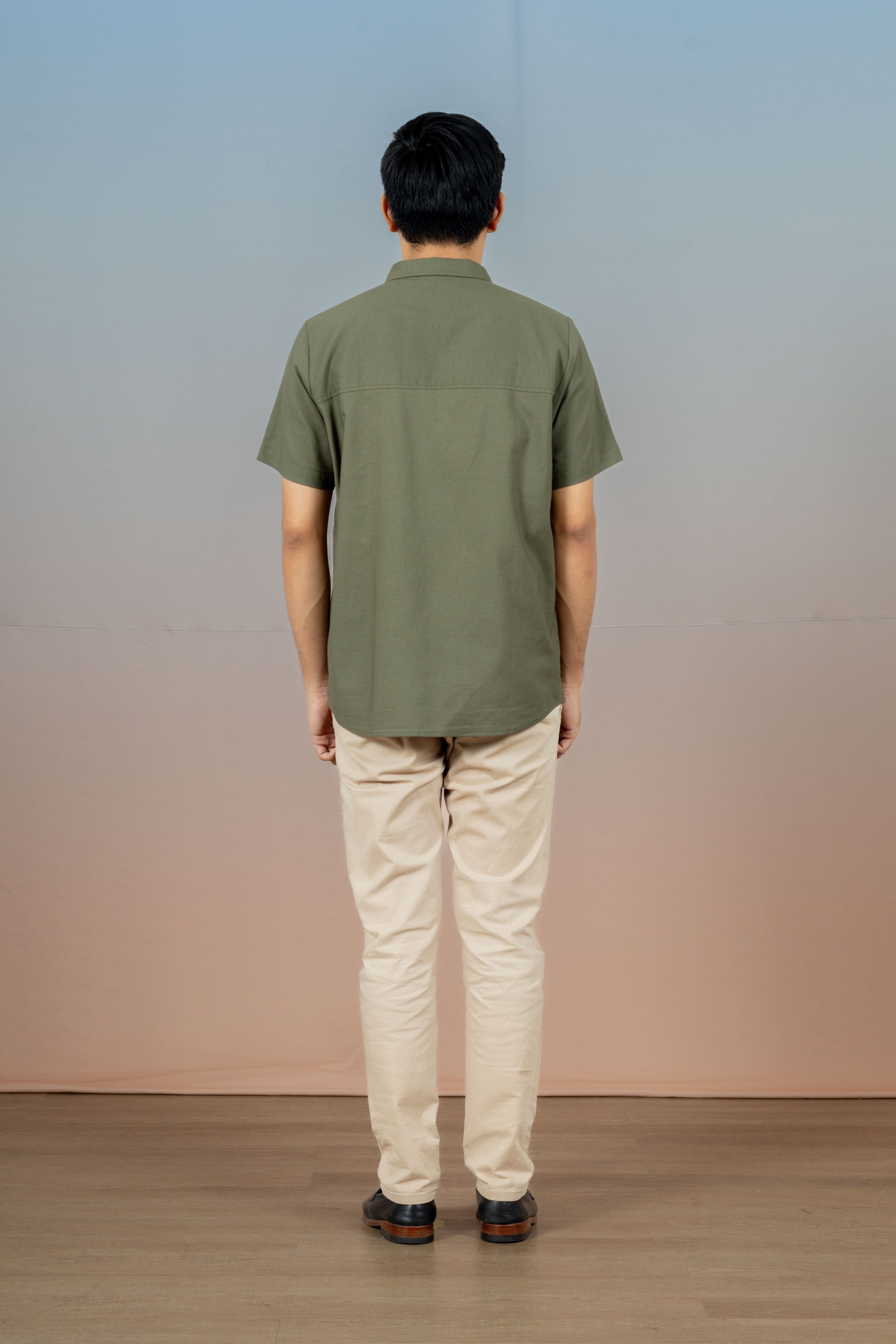 KEMEJA PENDEK KATUN KANCING