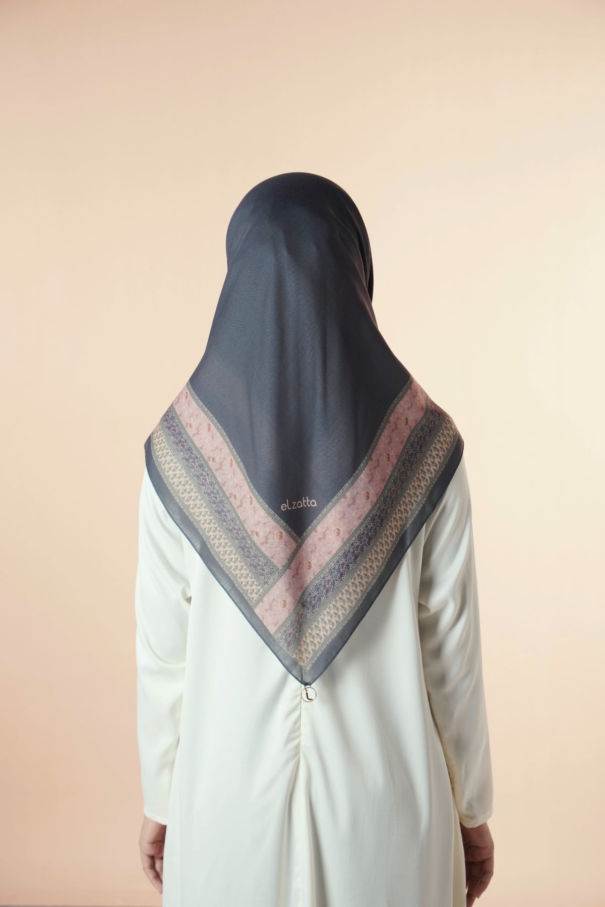 Elzatta Kaila Tapestry Bloom