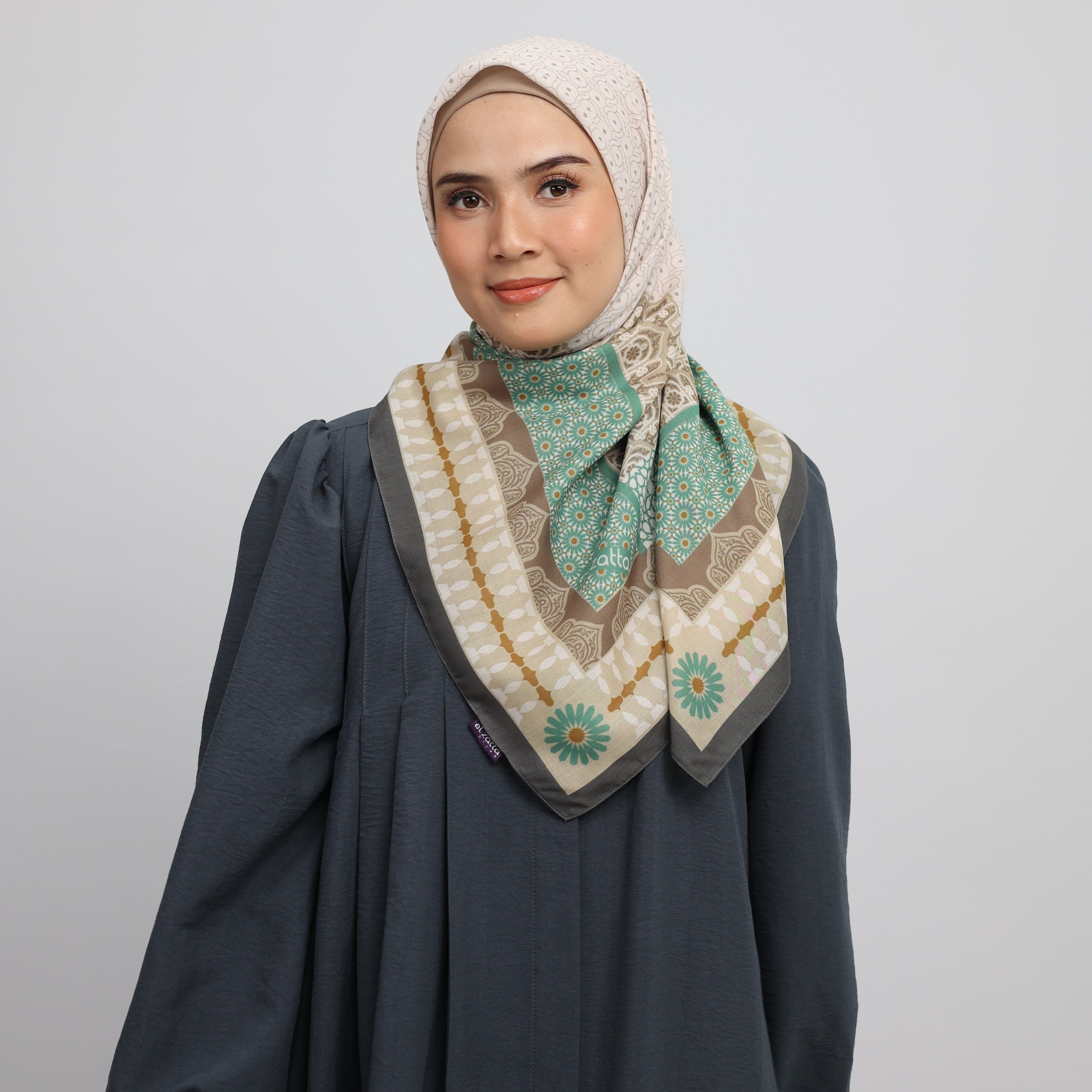 Elzatta Hijab Segiempat Kaila Deco Alhambra - Cream