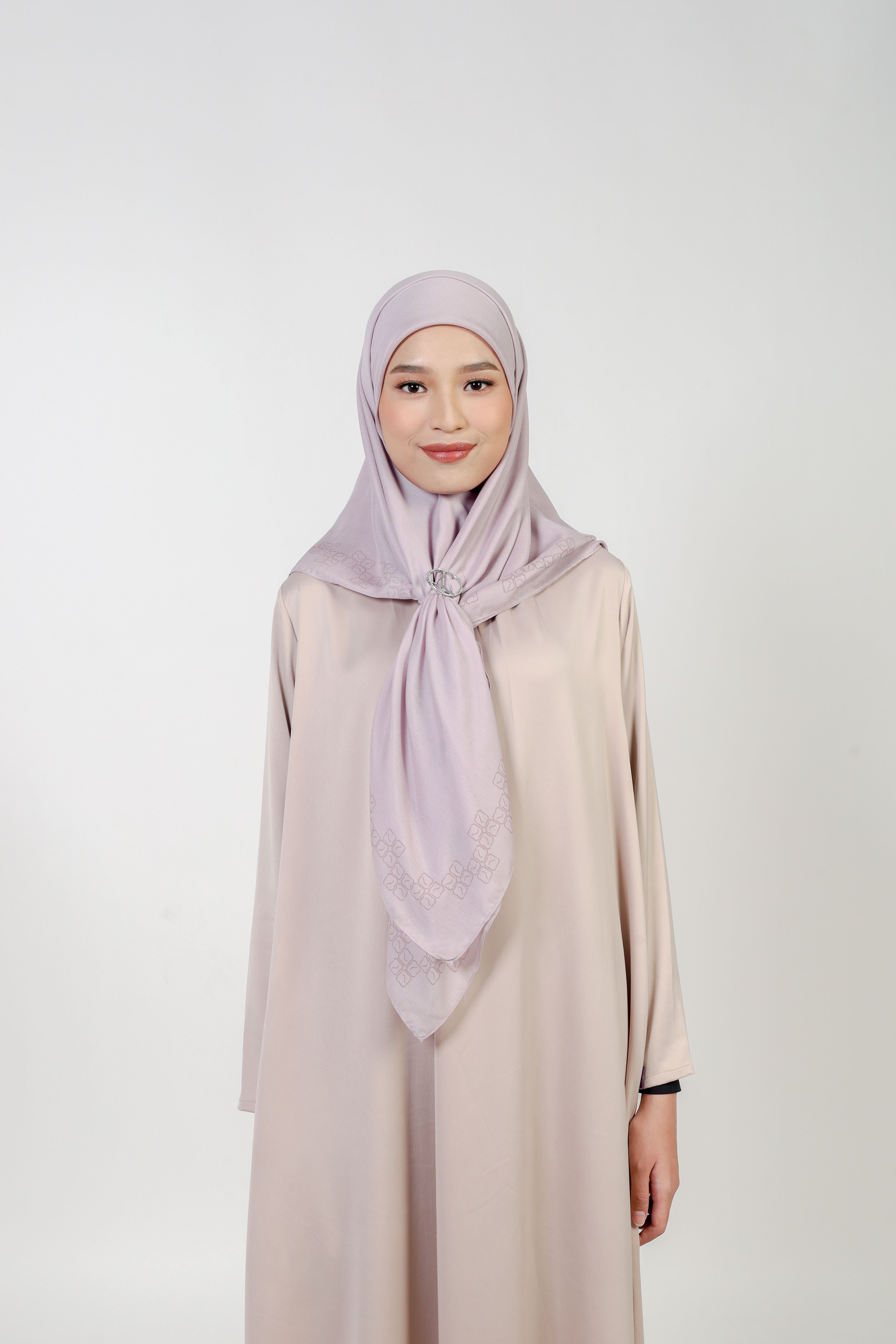 KAILA L SQUARE BORDER