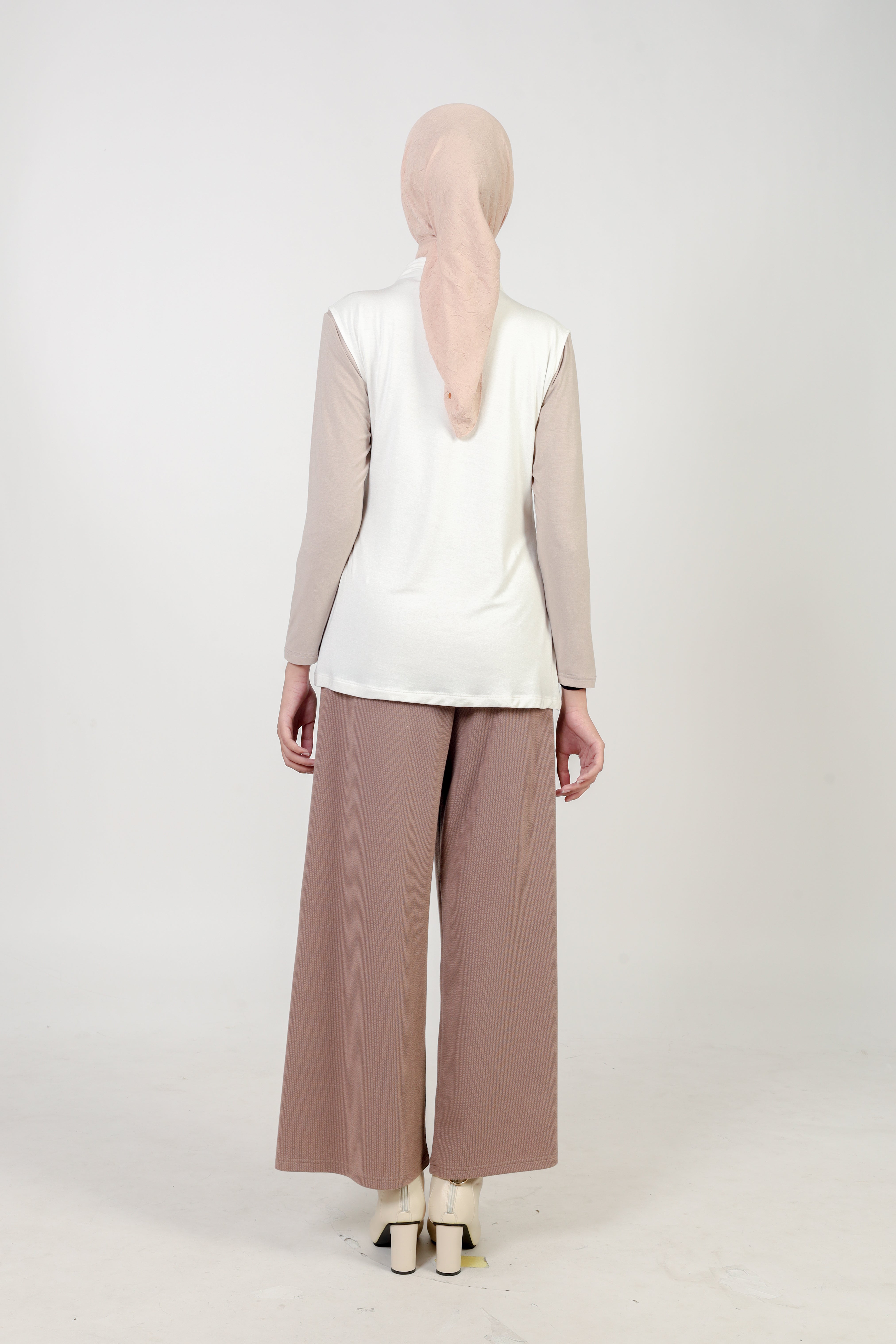 LIVAECO INNER SLEEVELESS