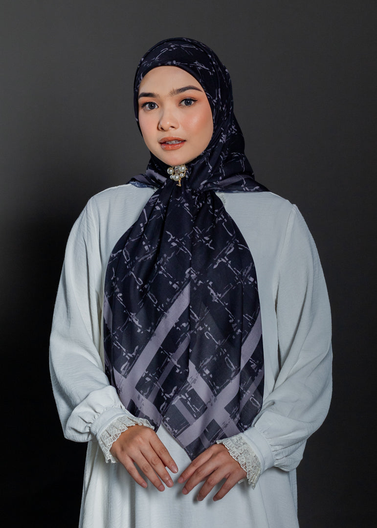 Kaila Border Plaid