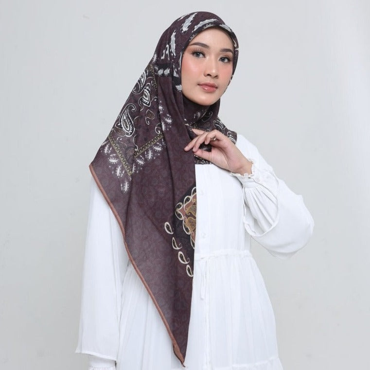 Elzatta Kaila Aditta - Cokelat