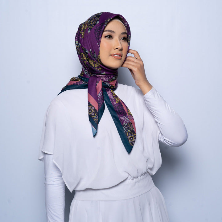 Elzatta Scarf Kaila Yumna - Ungu