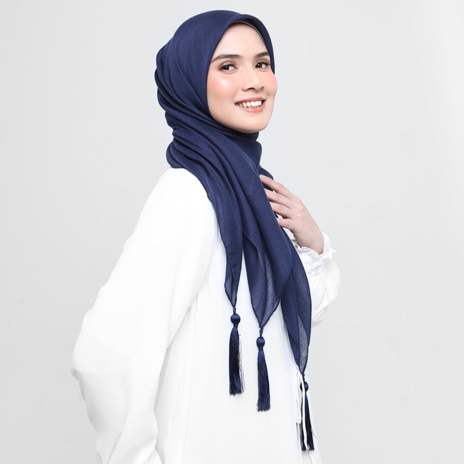 Elzatta Keisha Afifah - Navy