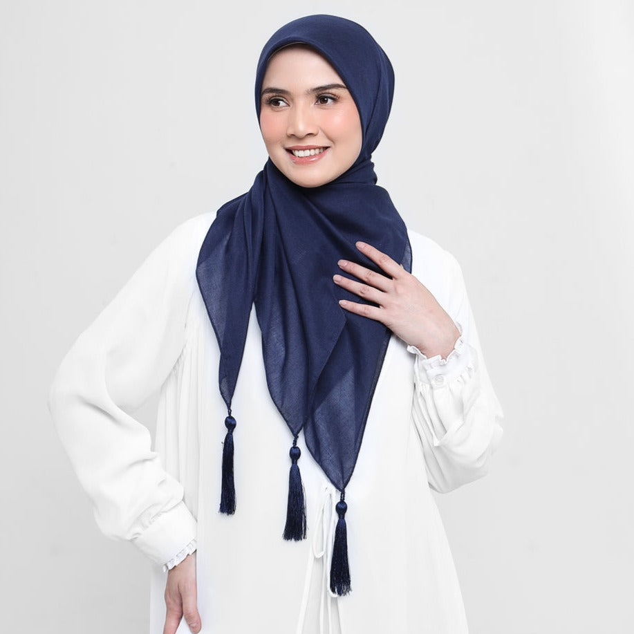 Elzatta Keisha Afifah - Navy