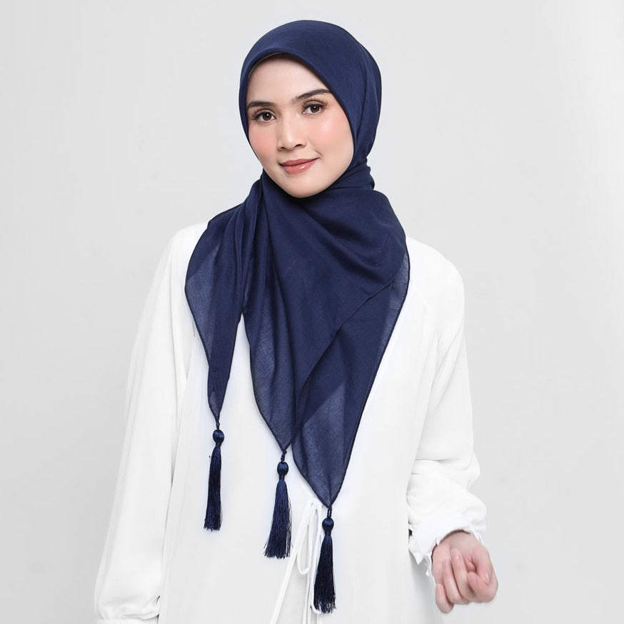 Elzatta Keisha Afifah - Navy