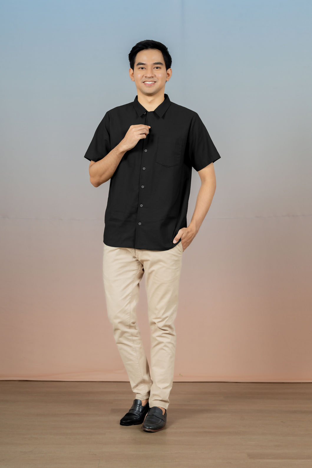 KEMEJA PENDEK KATUN KANCING