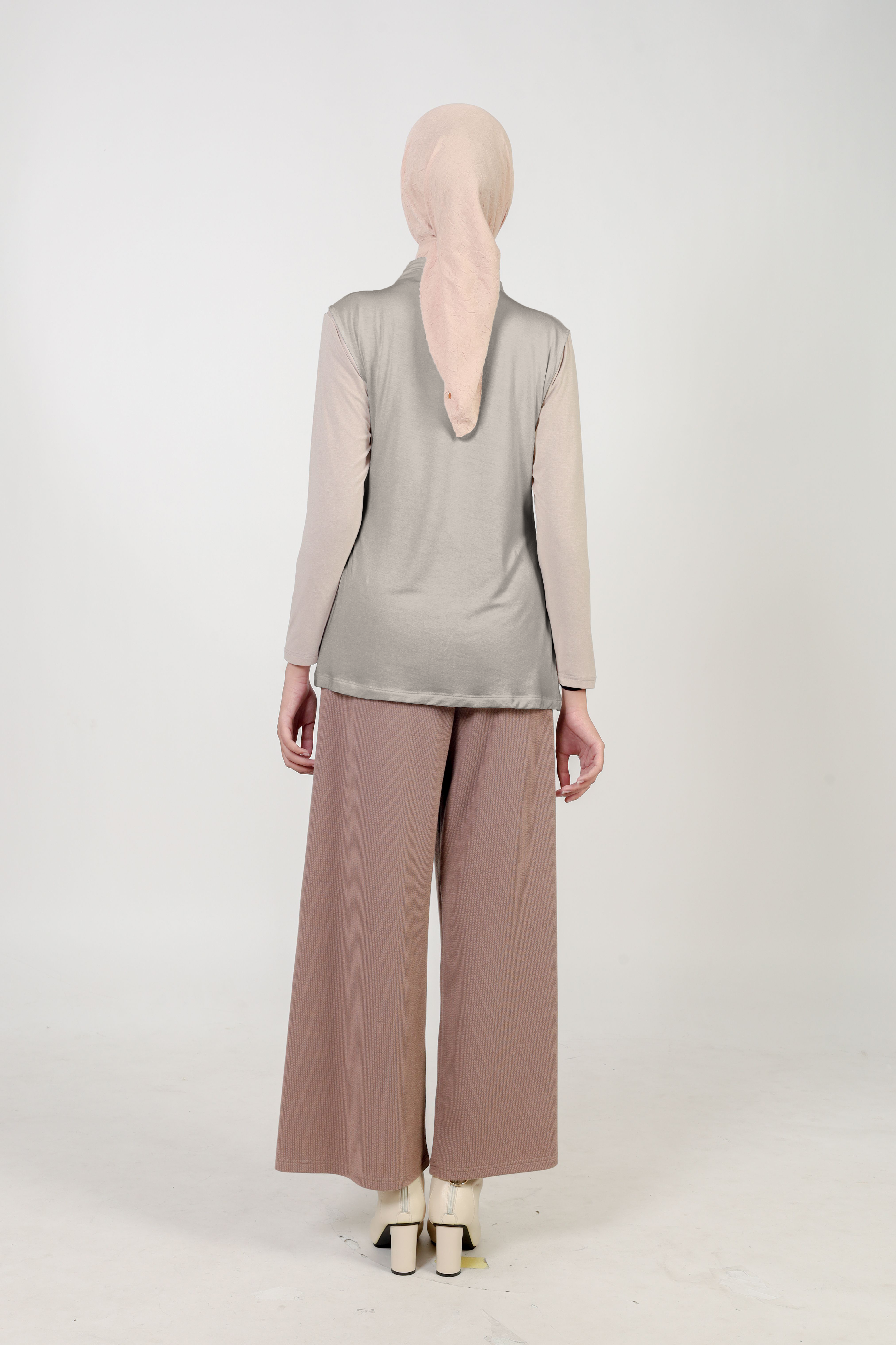 LIVAECO INNER SLEEVELESS