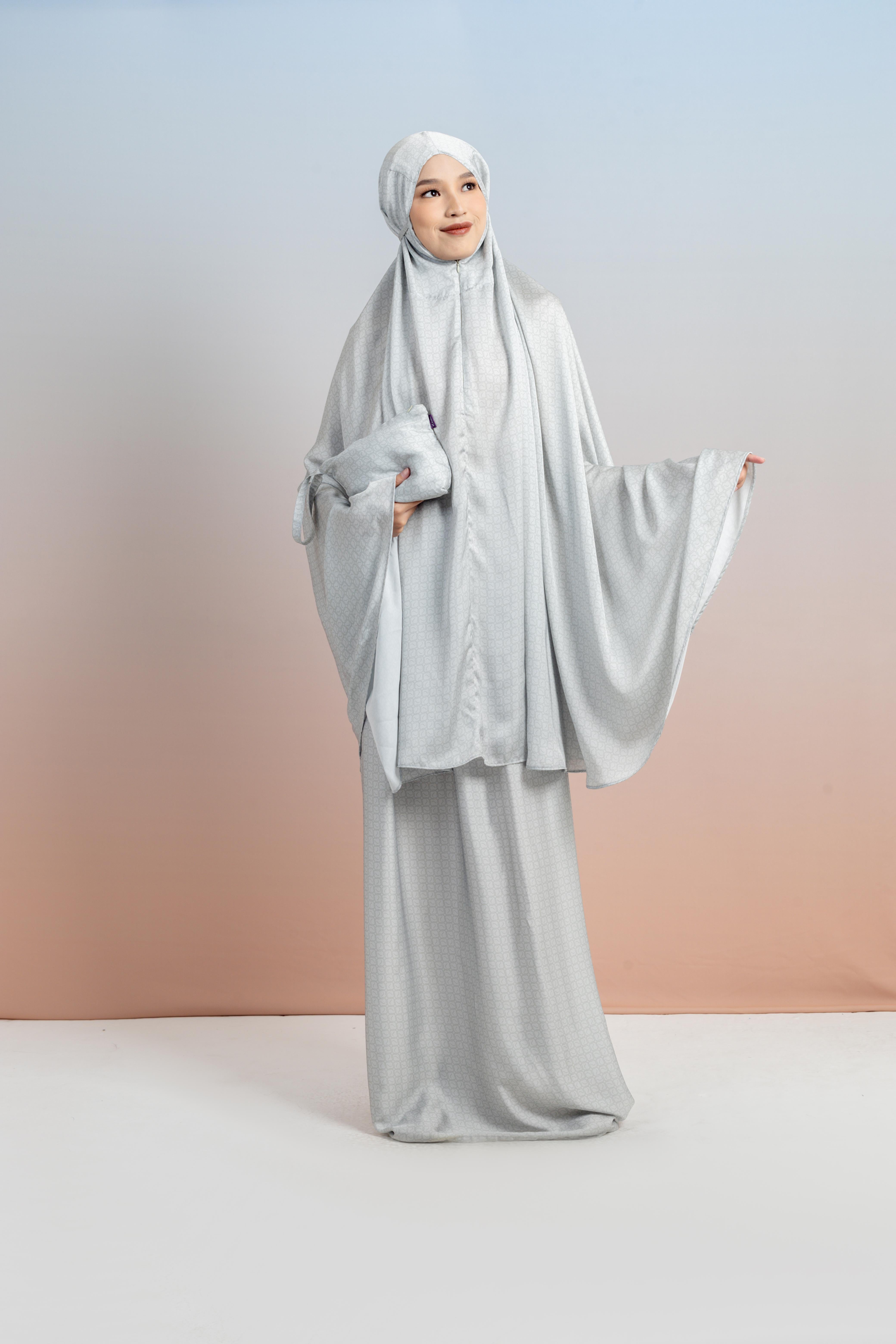 Mukena Satin L Monogram