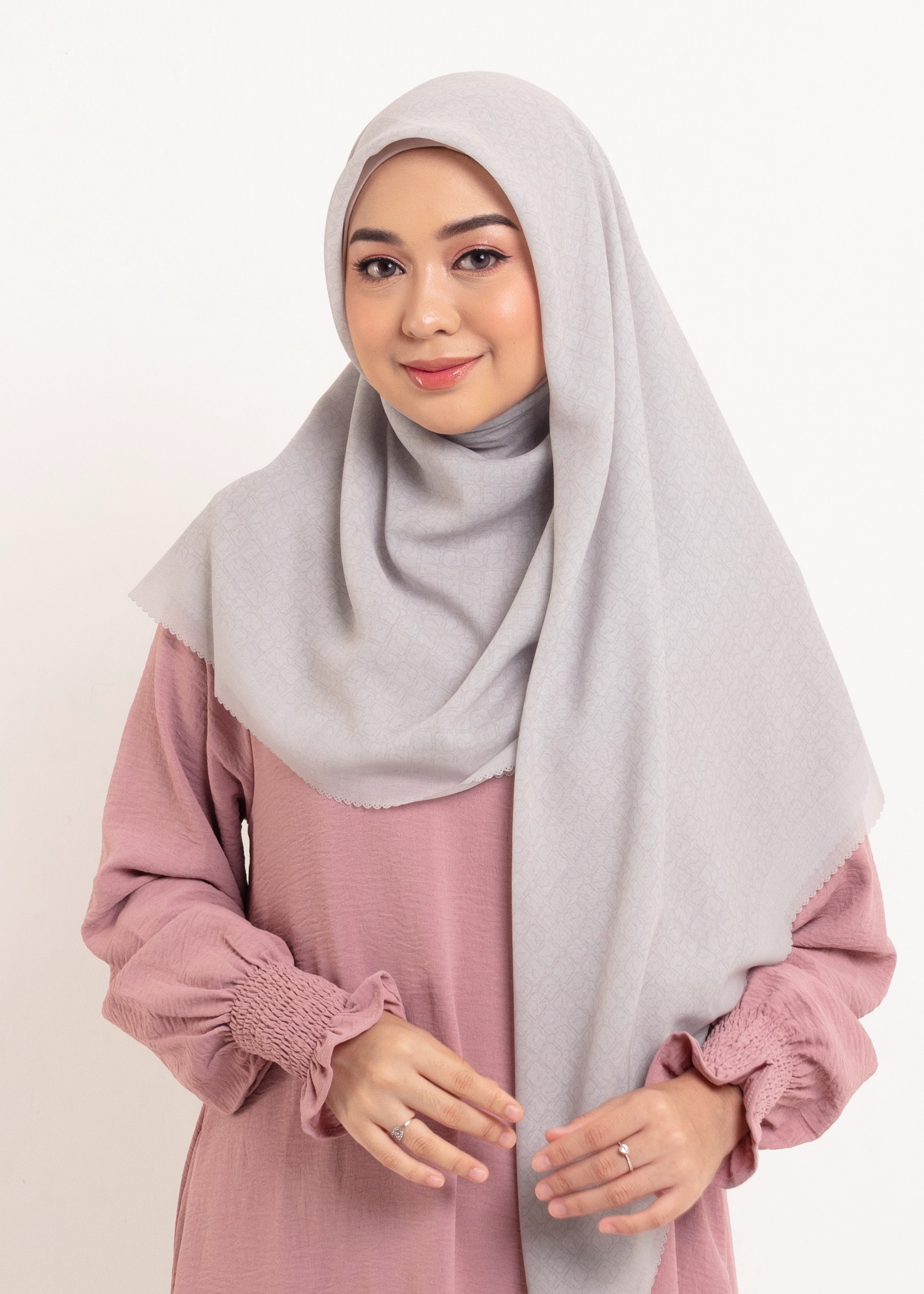 Elzatta Hijab Kanara L Square Monogram Syar`i
