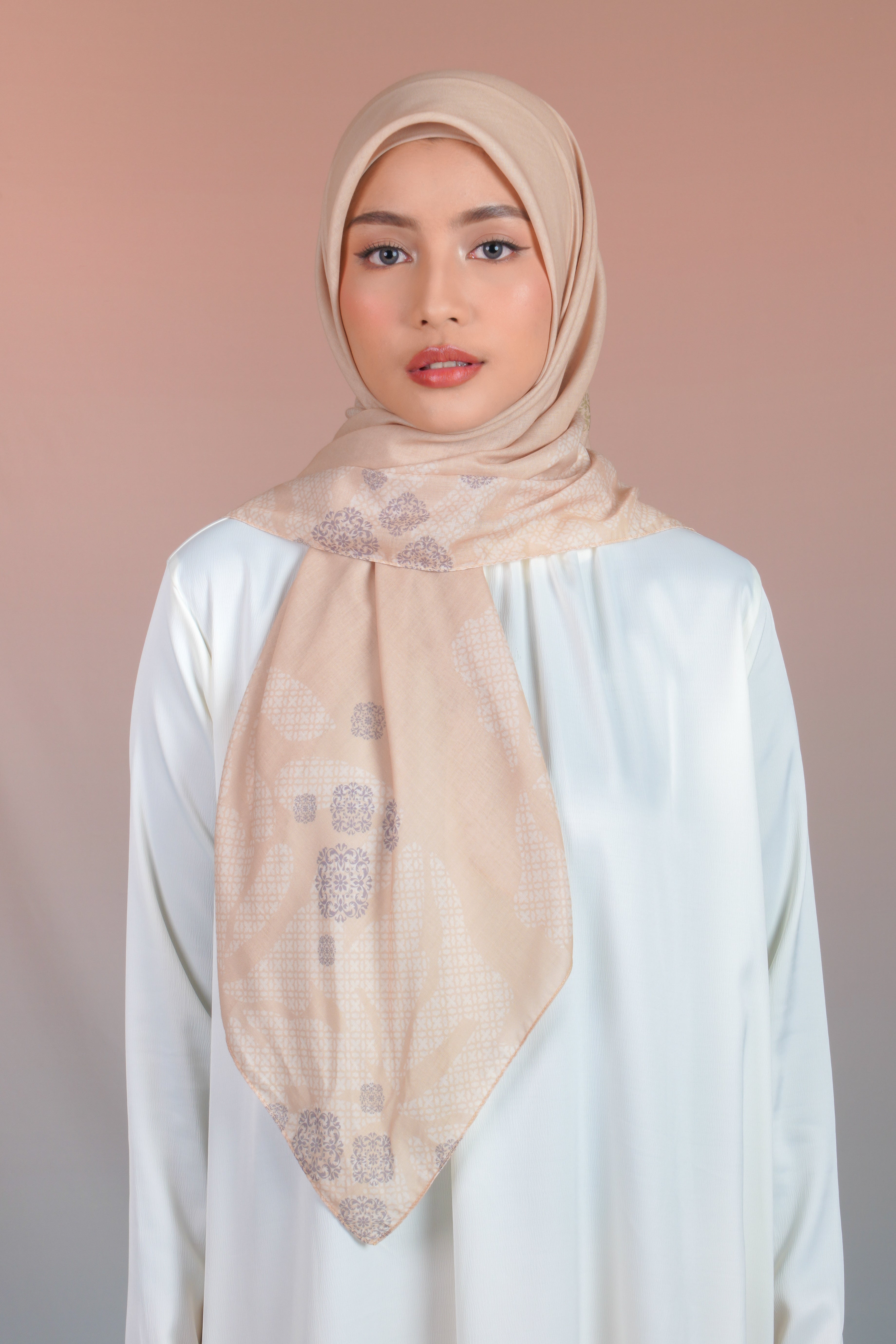 KAILA EMBOSSED GEO