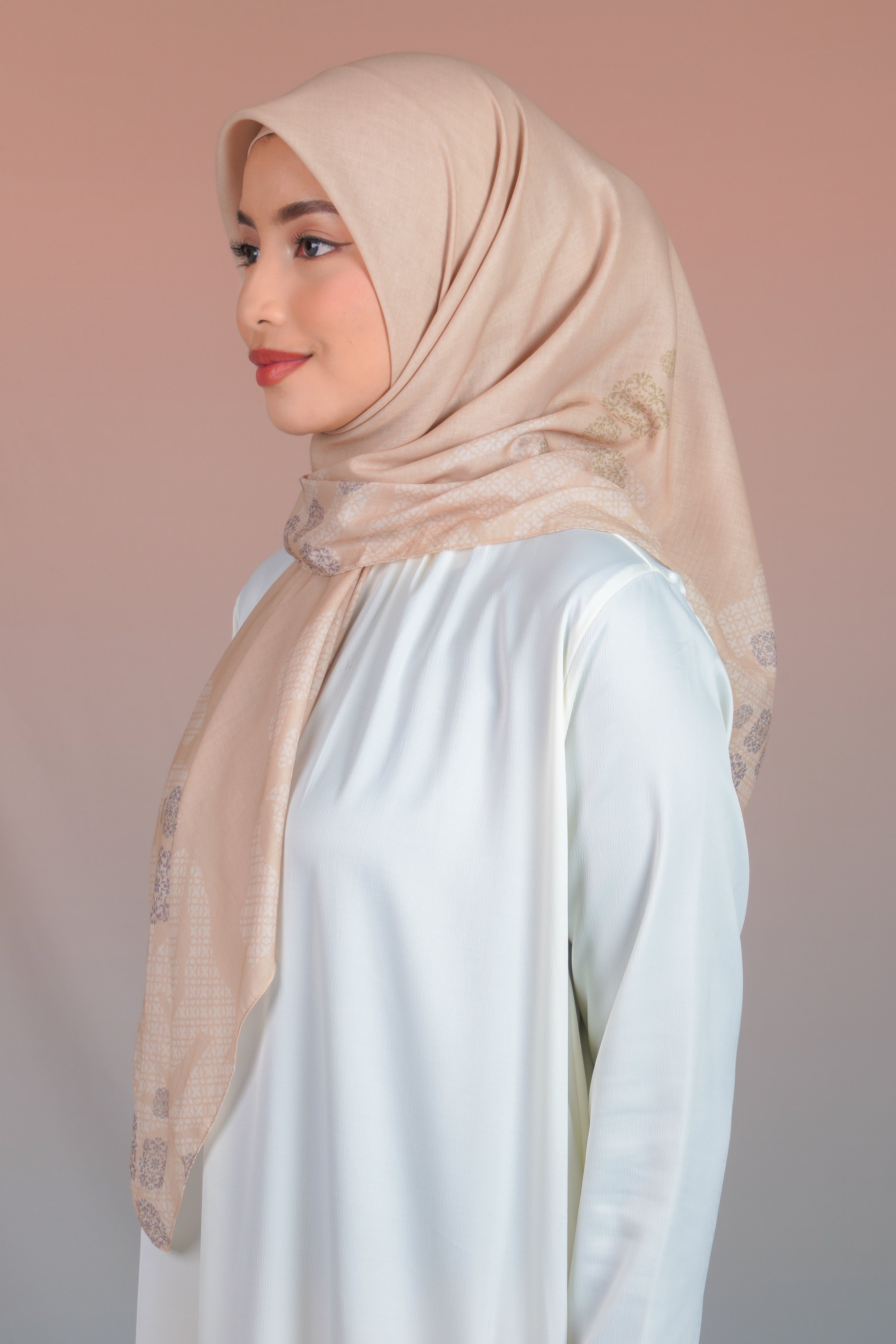 KAILA EMBOSSED GEO