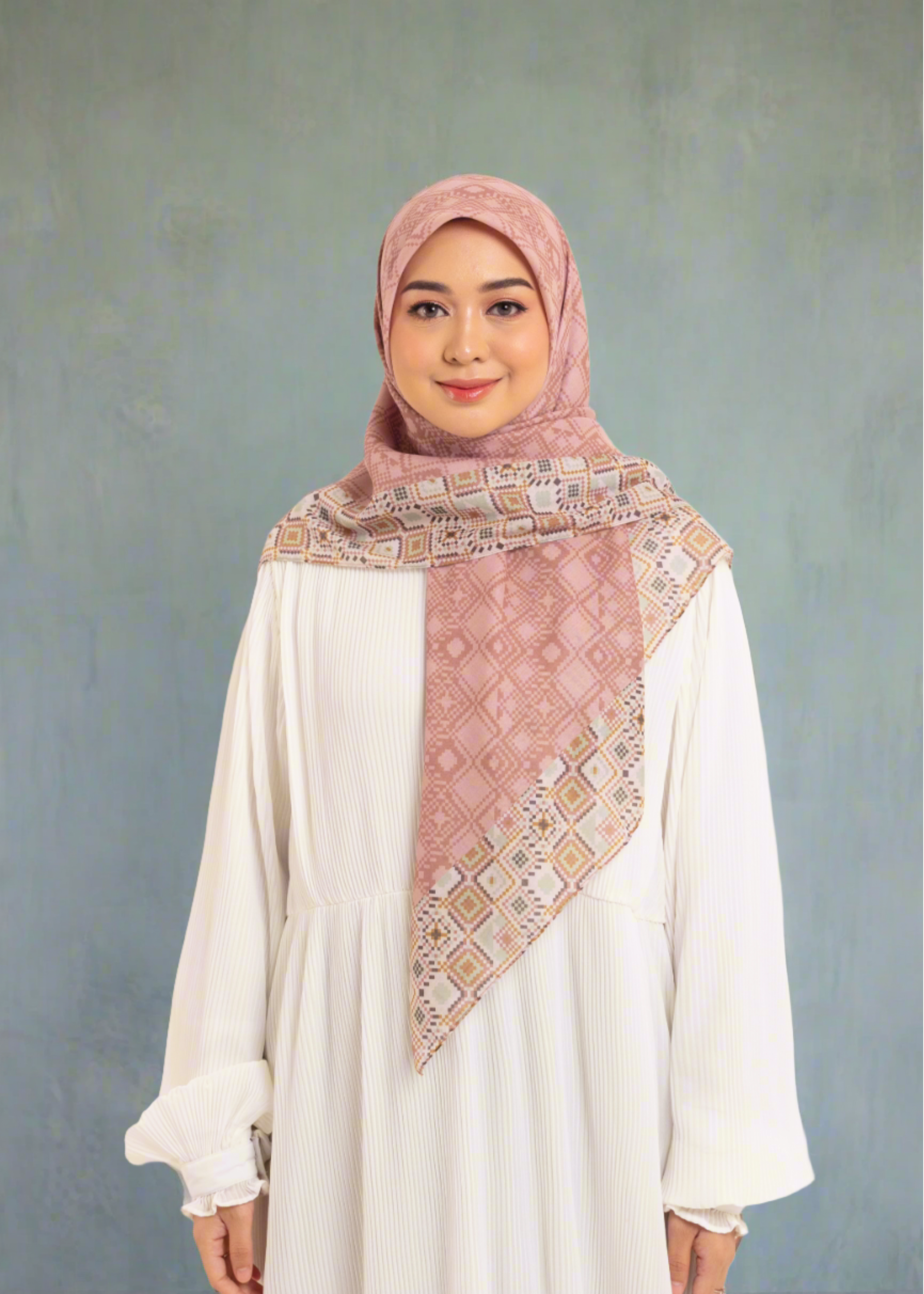 Hijab Segiempat Kaila Wicker