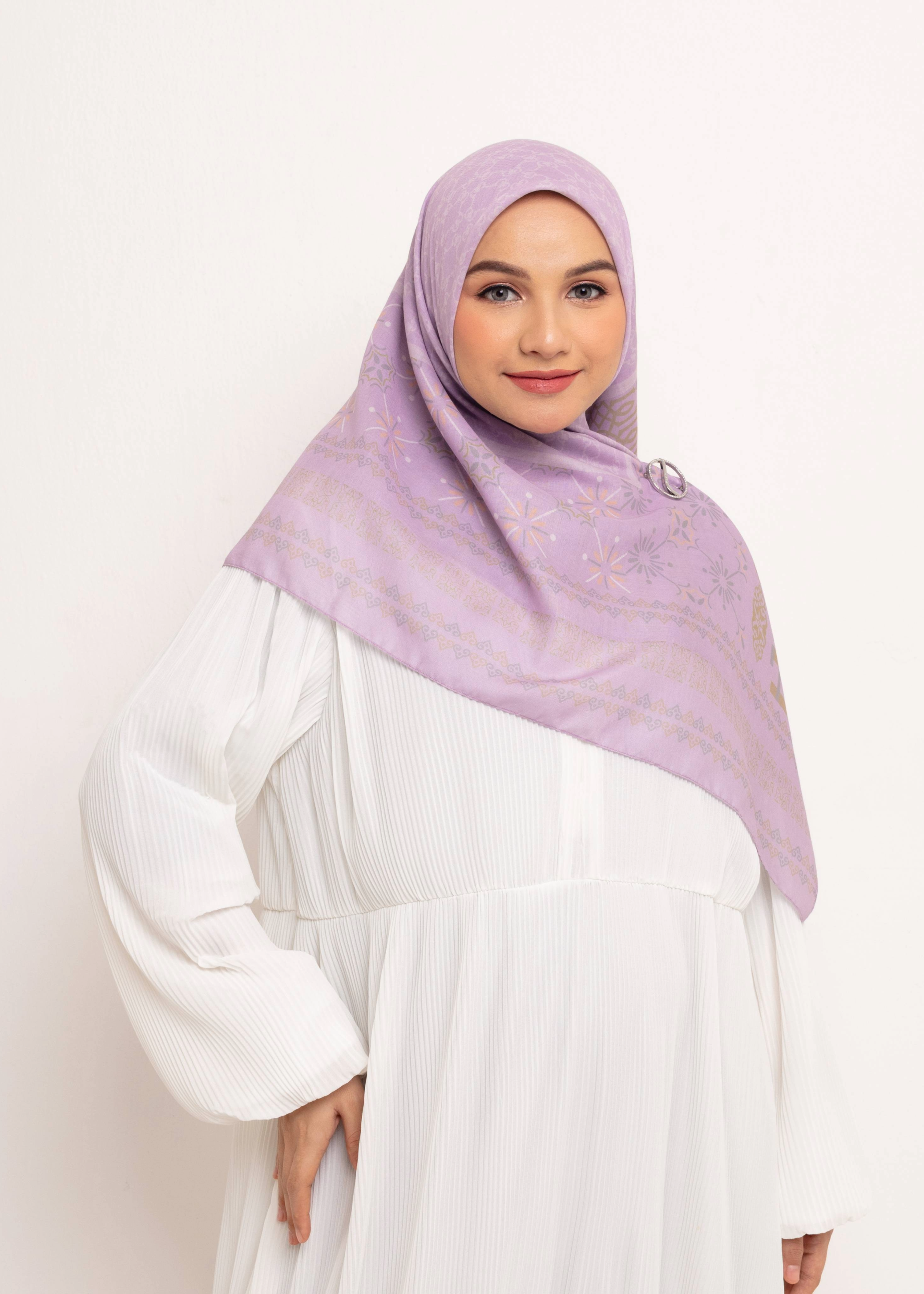 Hijab Segiempat Kaila Classic Deco