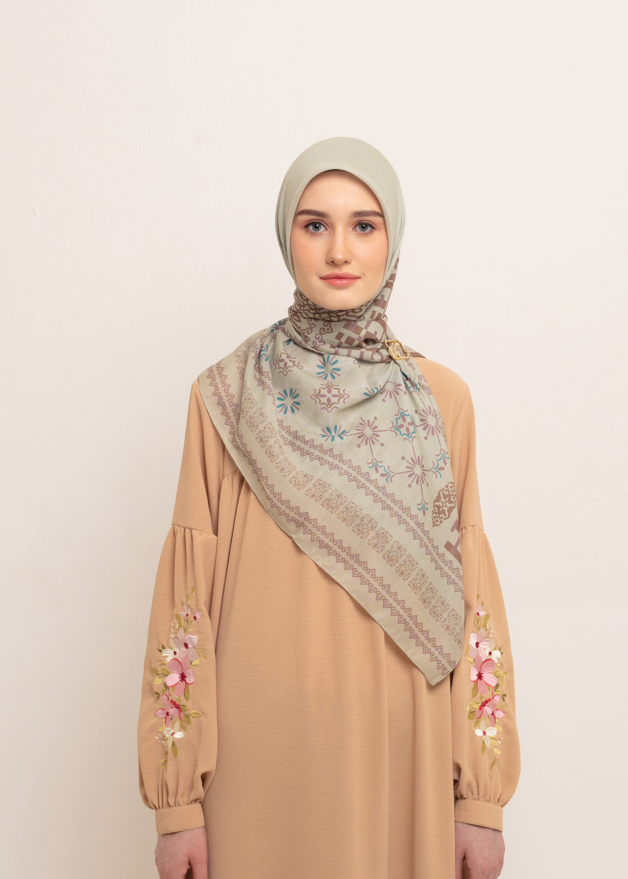 Hijab Segiempat Kaila Classic Deco