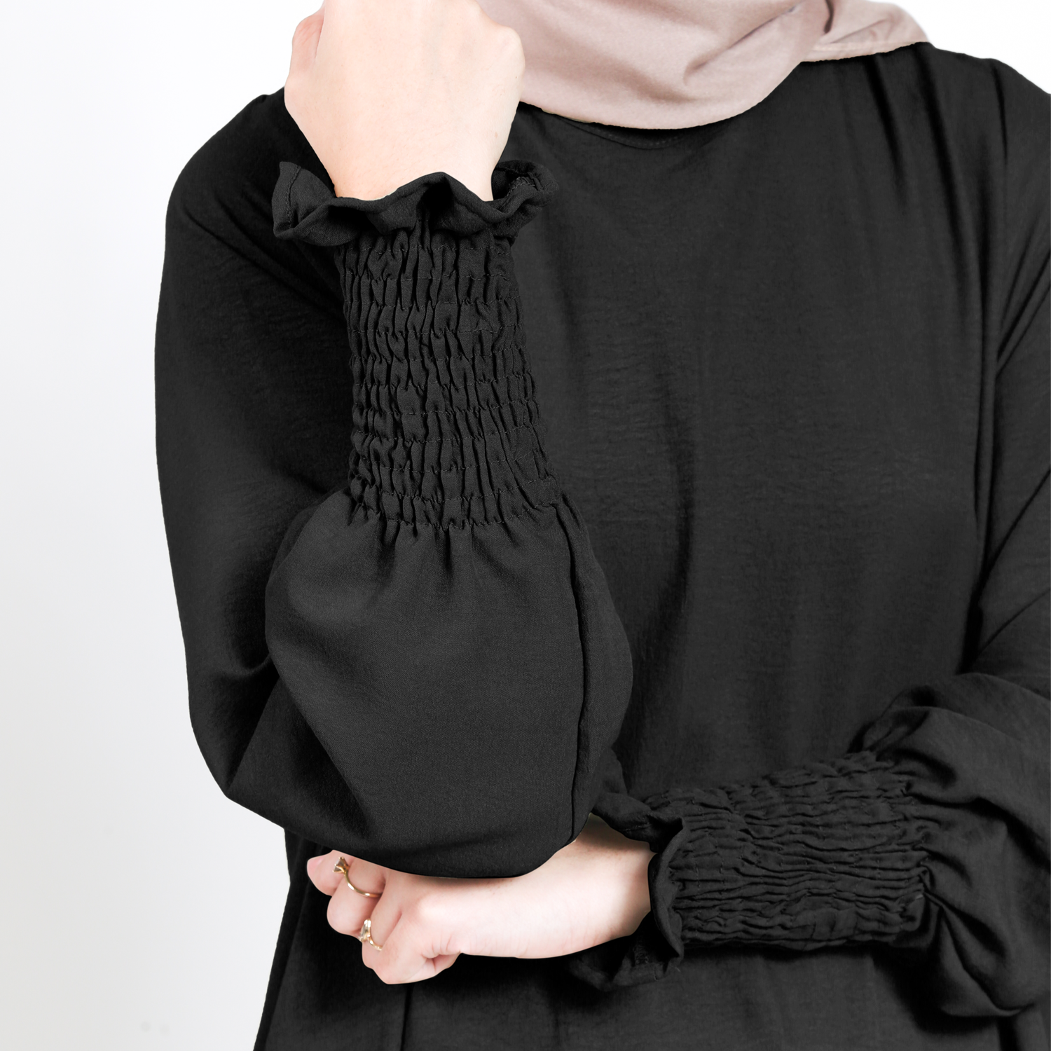 Elzatta Gamis Manset Smock Crinkle - Hitam