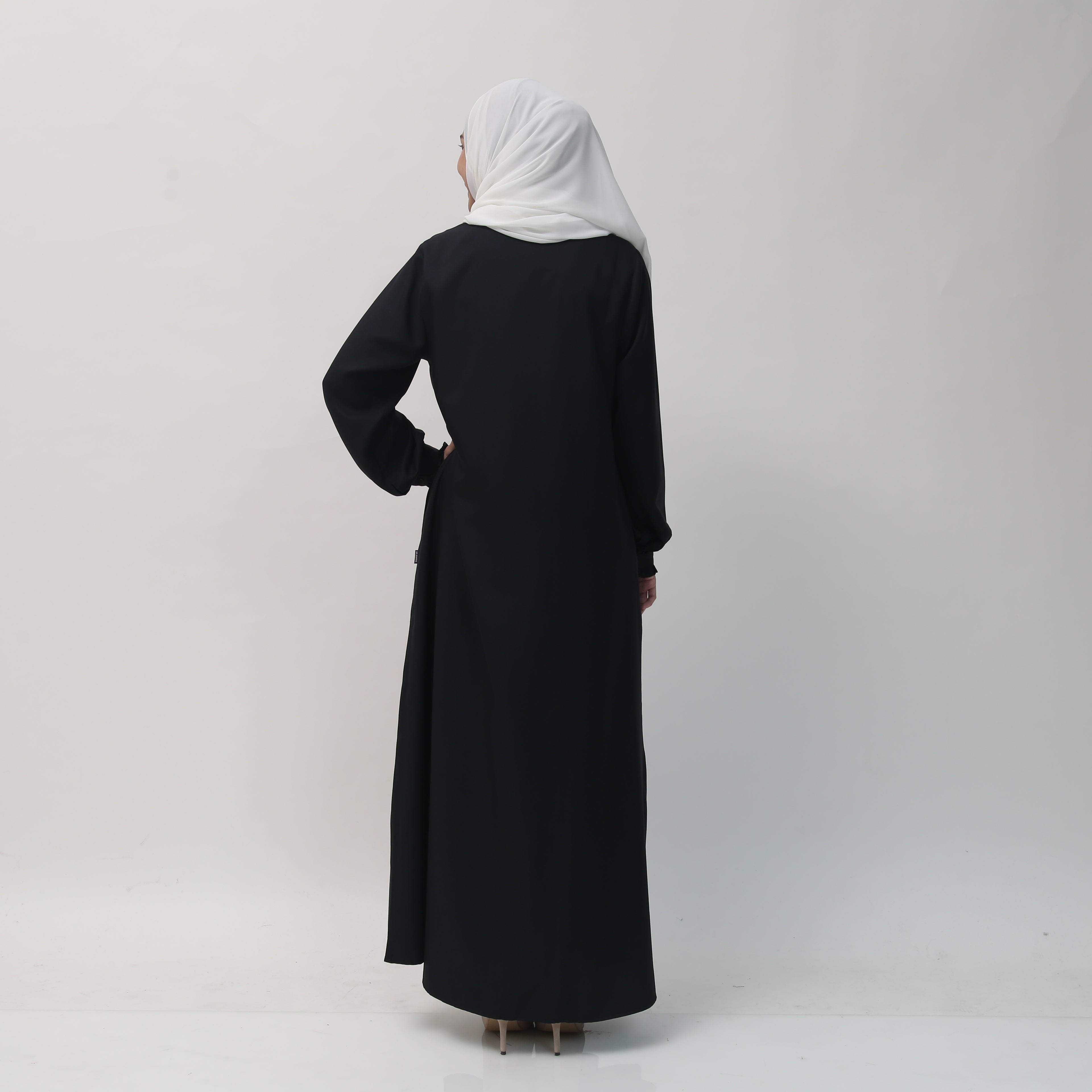 Gamis Manset Frills Ravelli - Hitam