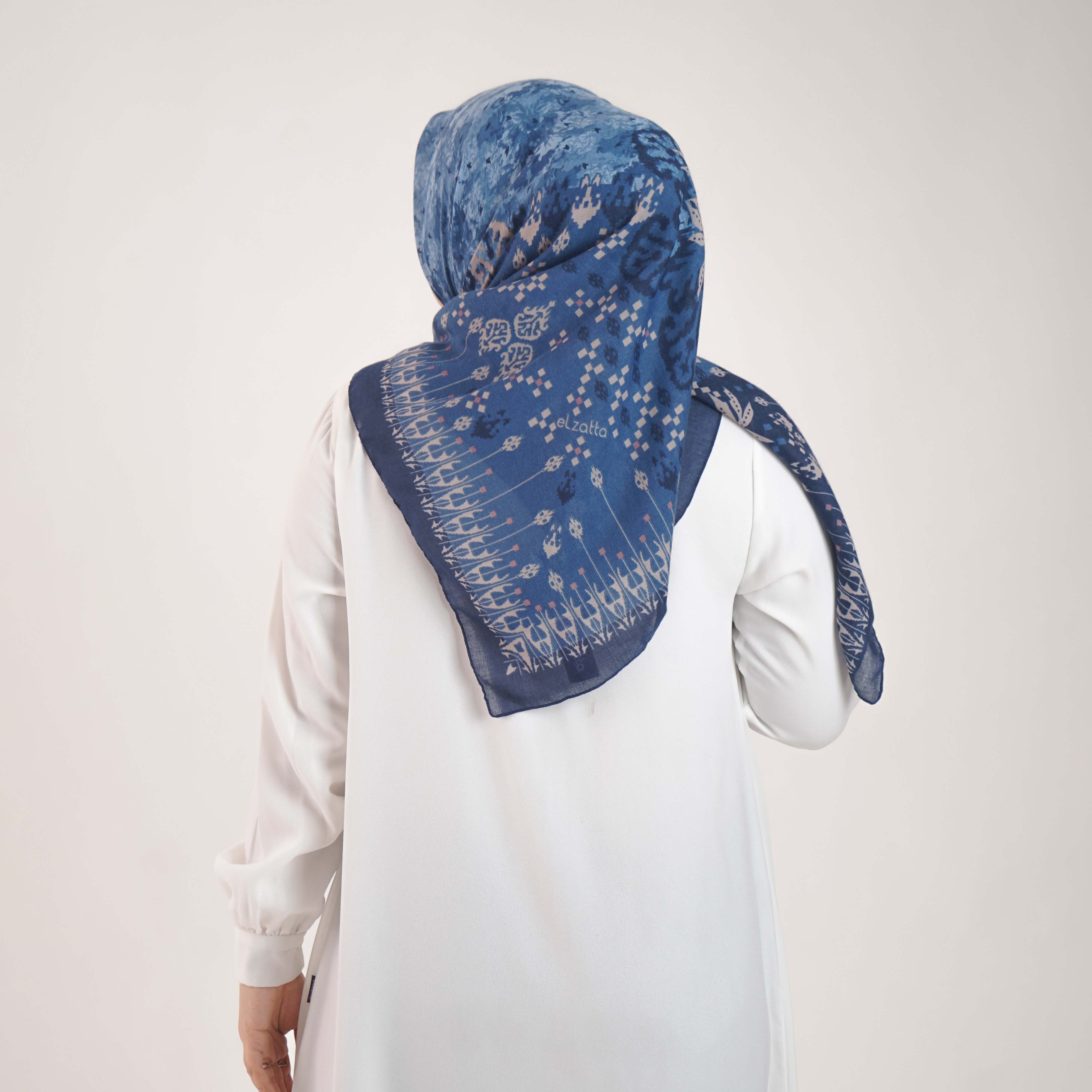 Jilbab Segi Empat Scarf Motif Elzatta Kaila Ikat - Navy