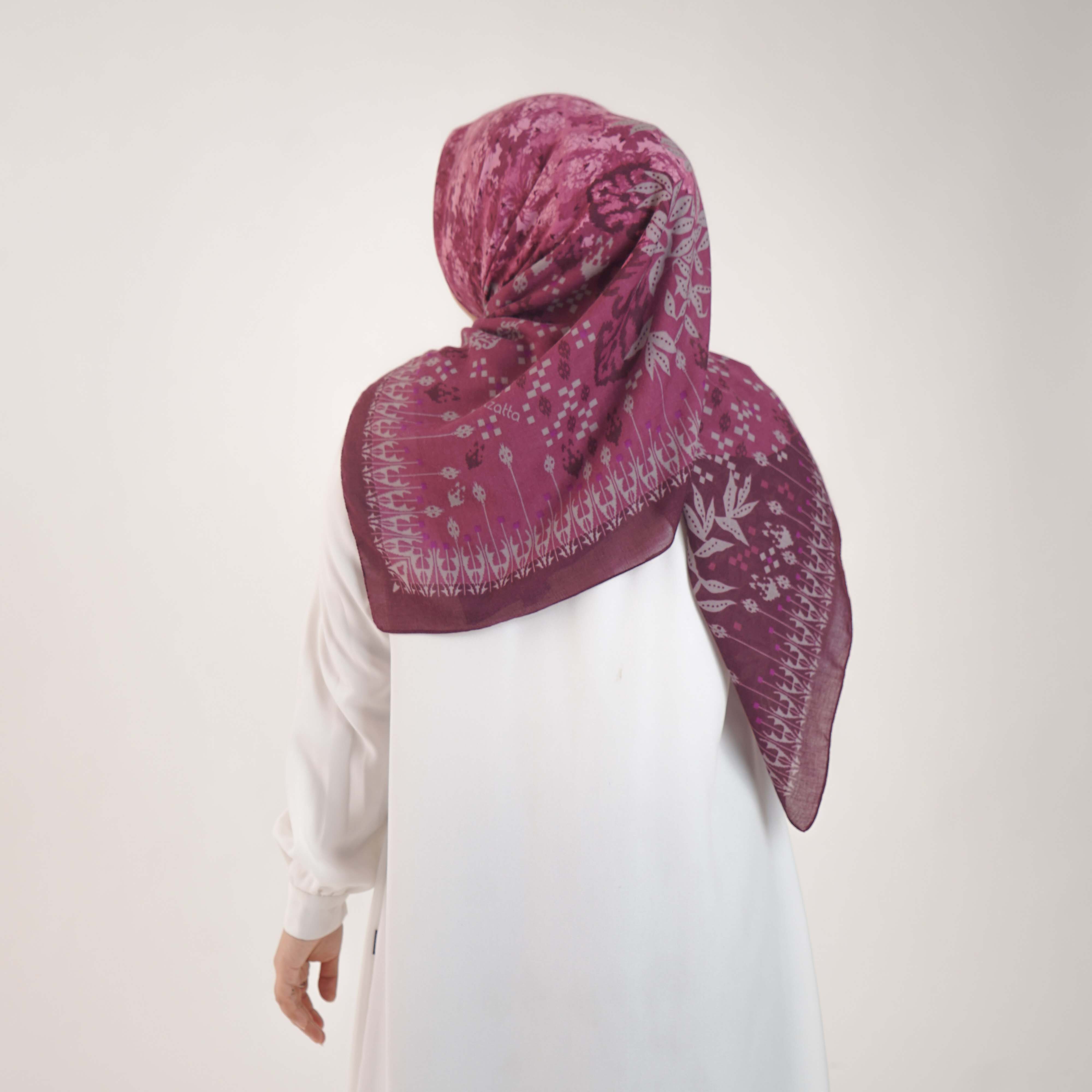 Jilbab Segi Empat Scarf Motif Elzatta Kaila Ikat - Ungu