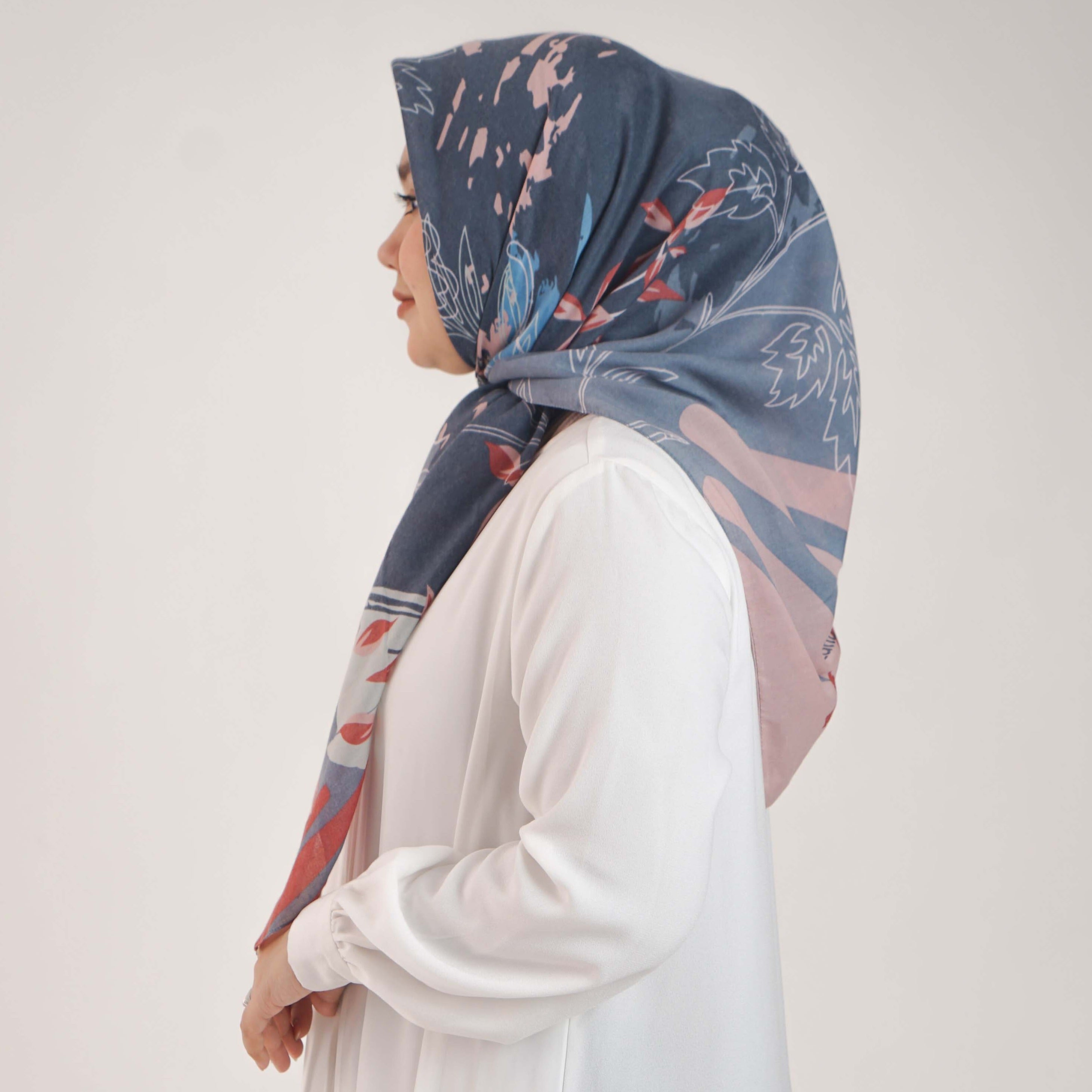 Elzatta Scarf Kaila Painting Floral - Biru