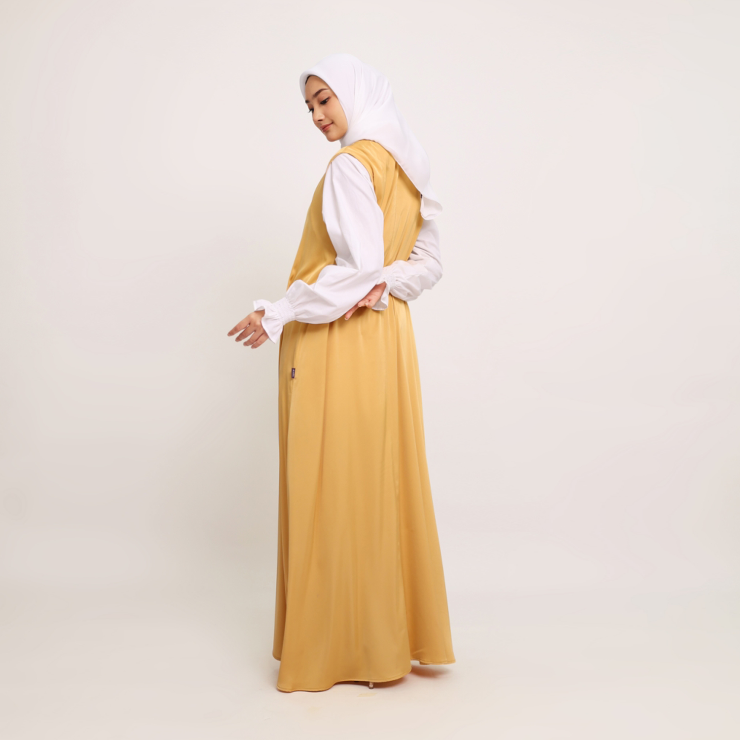 Elzatta Inner Gamis Sleeveless Silk - Gold