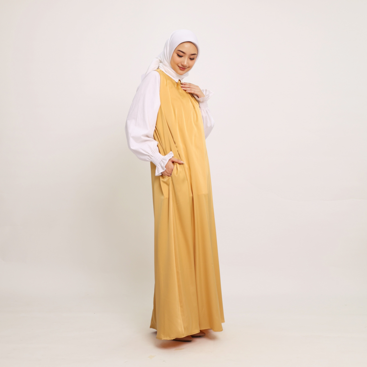 Elzatta Inner Gamis Sleeveless Silk - Gold