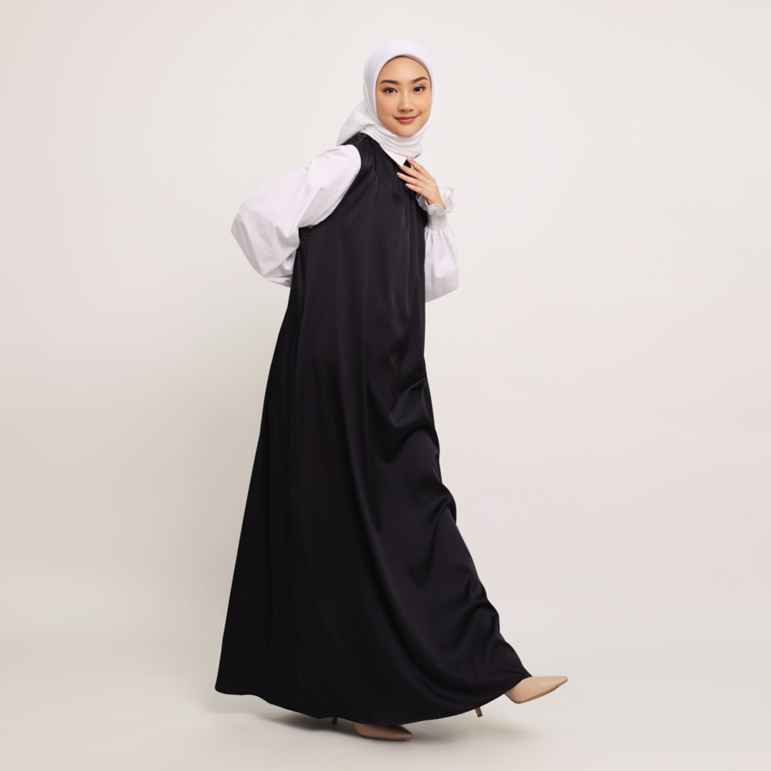 Elzatta Inner Gamis Sleeveless Silk - Hitam