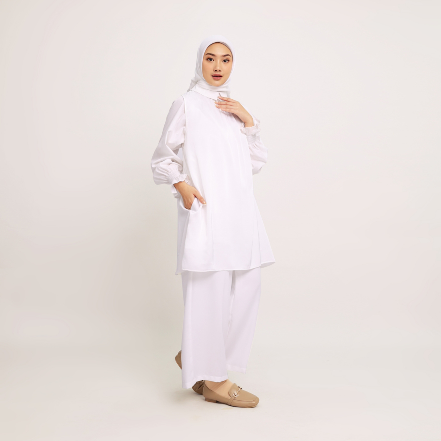 Elzatta Inner Tunik Sleeveless Silk - BW