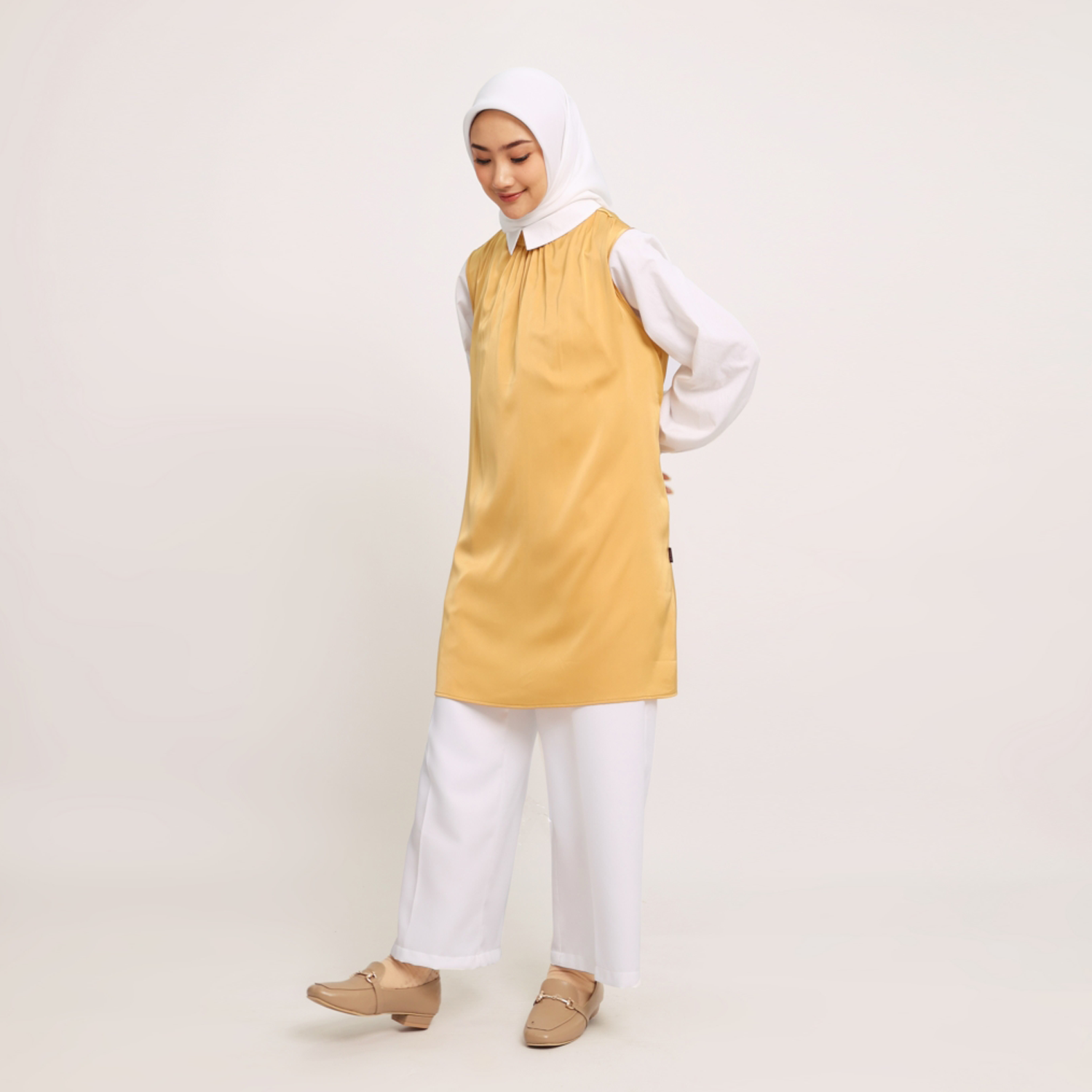 Elzatta Inner Tunik Sleeveless Silk - Gold