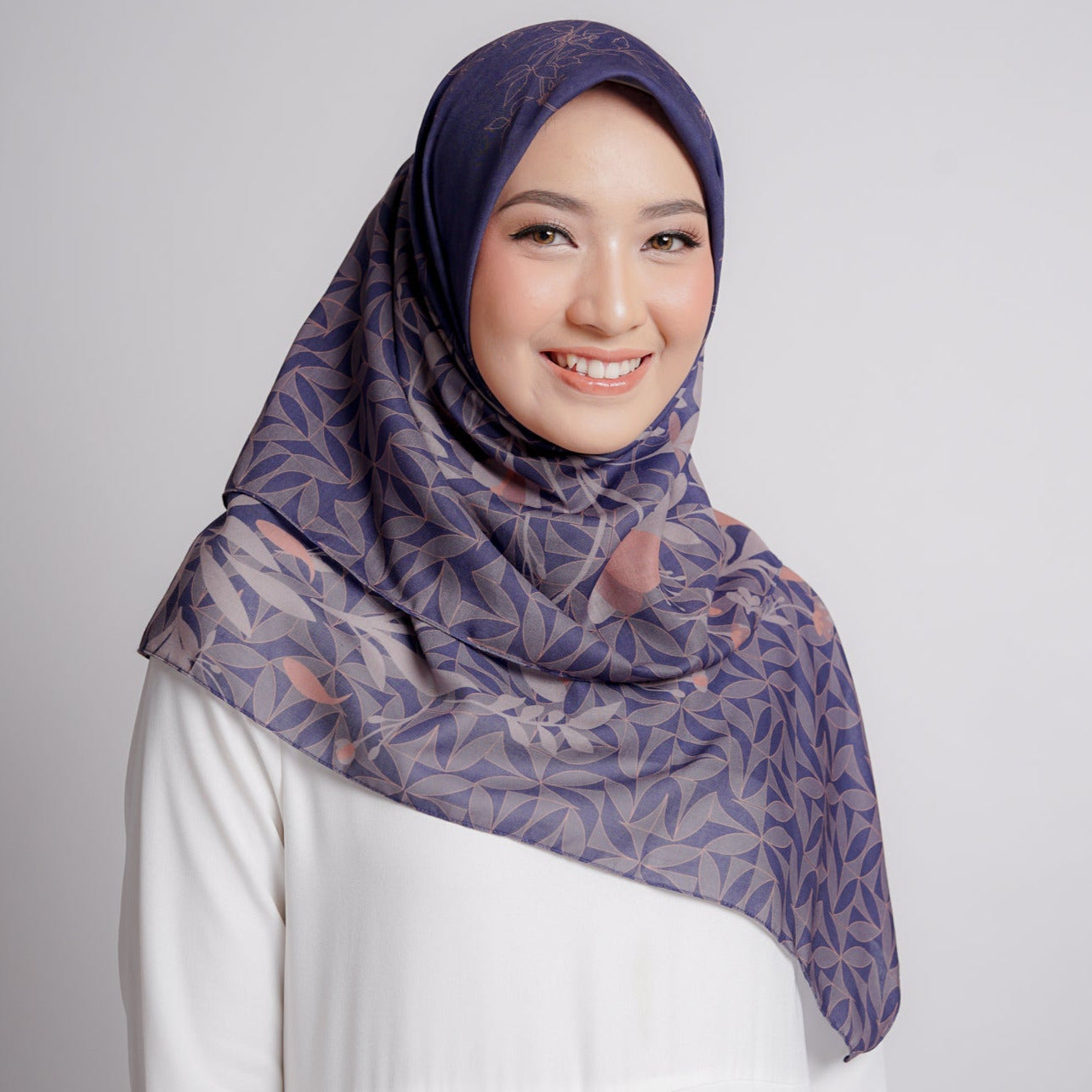 Elzatta Kaila Decorative Flower - Navy
