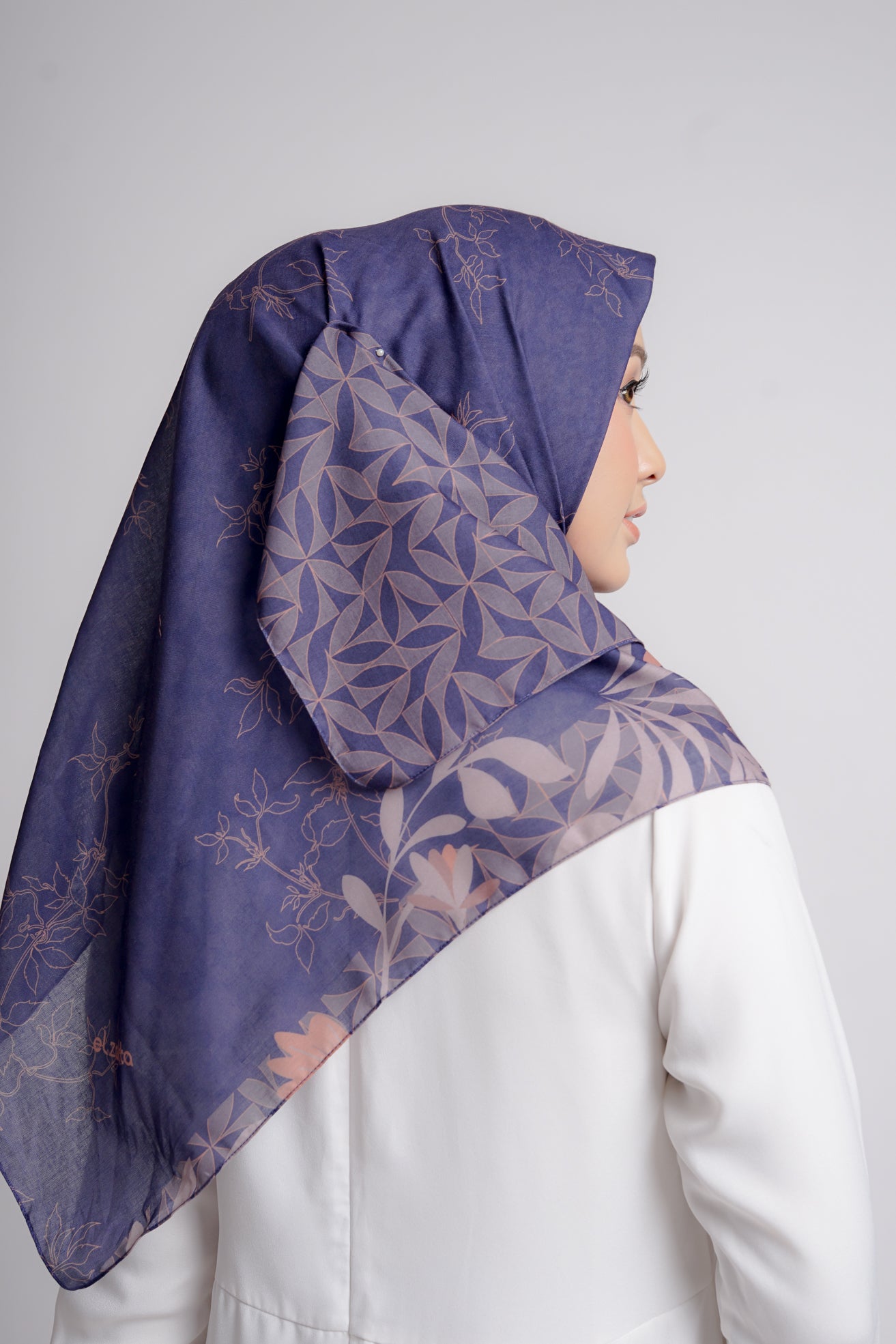 Elzatta Kaila Decorative Flower - Navy