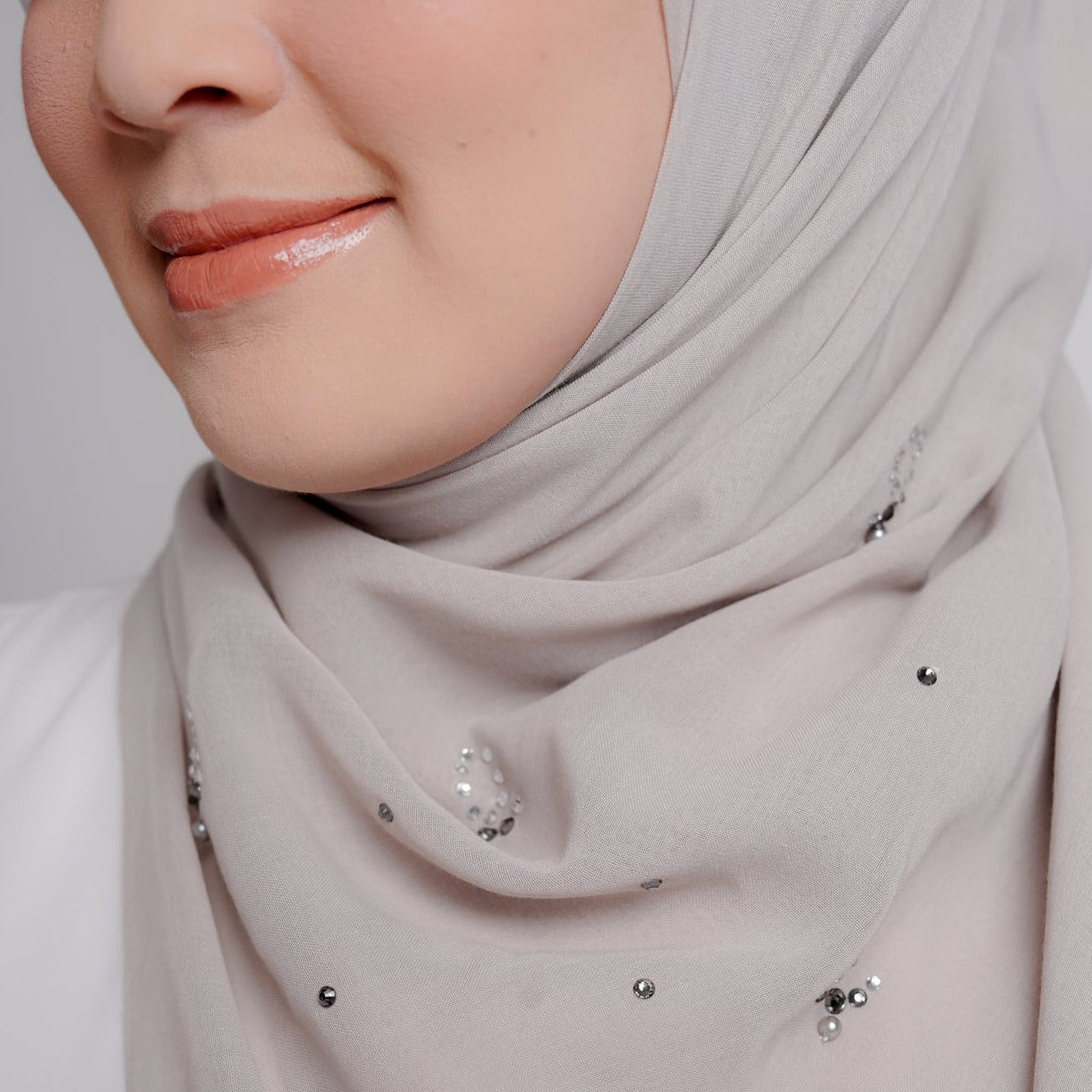 Elzatta Keisha Beads Flower - Silver Grey