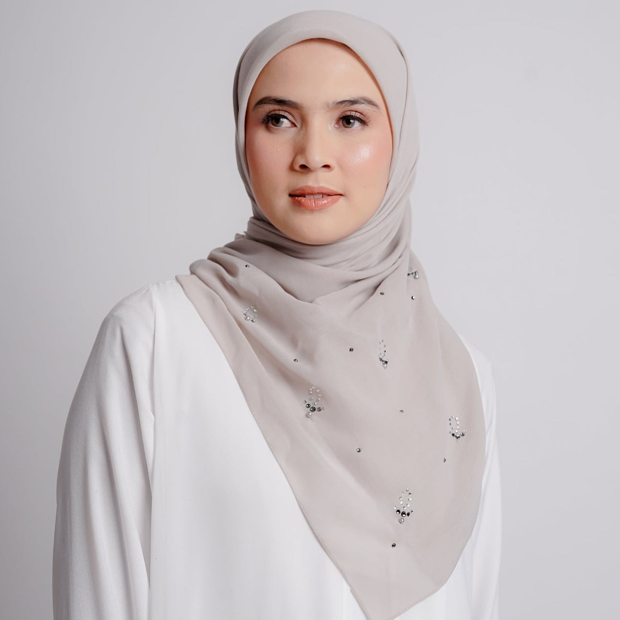 Elzatta Keisha Beads Flower - Silver Grey