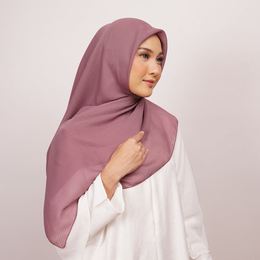 Elzatta Jilbab Segi Empat Scarf Polos Keisha Wanna