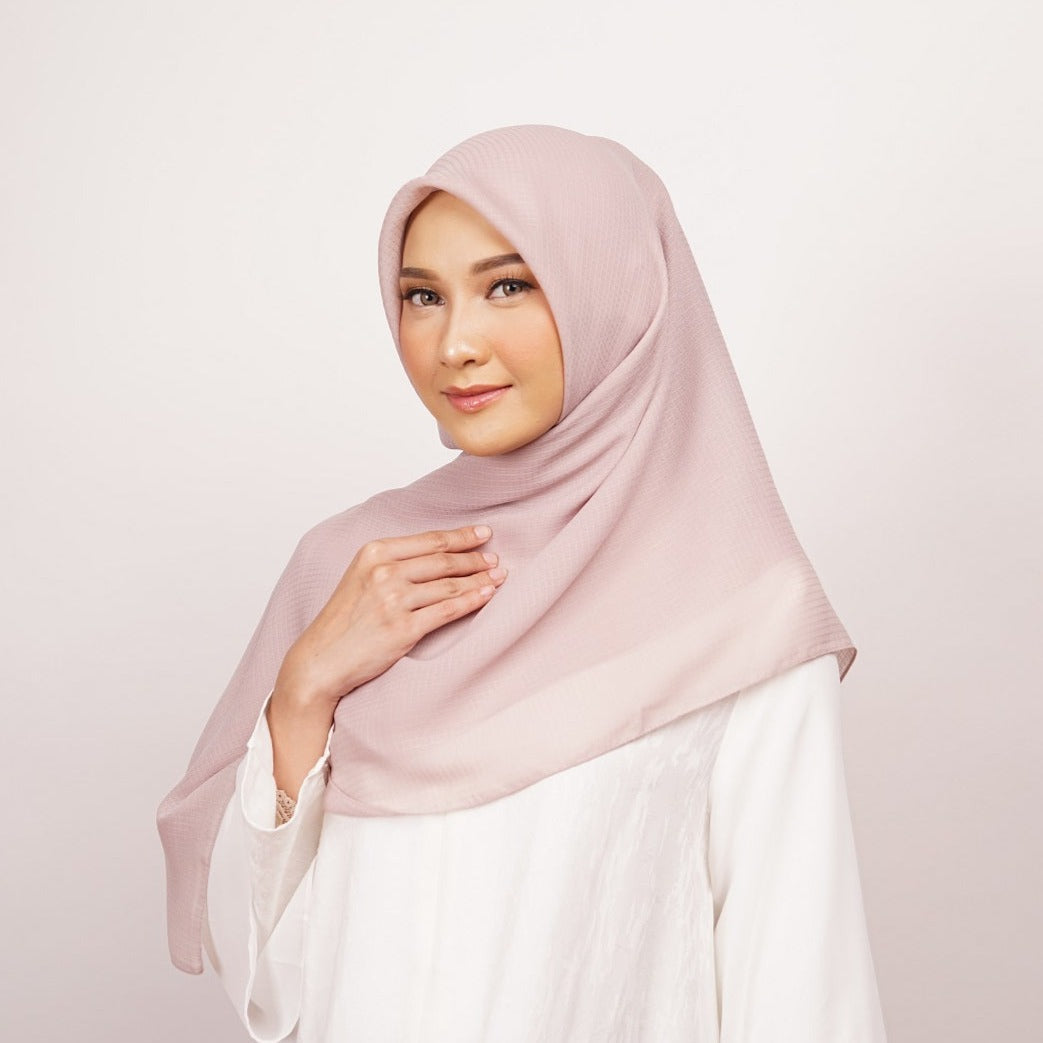 Elzatta Jilbab Segi Empat Scarf Polos Keisha Wanna